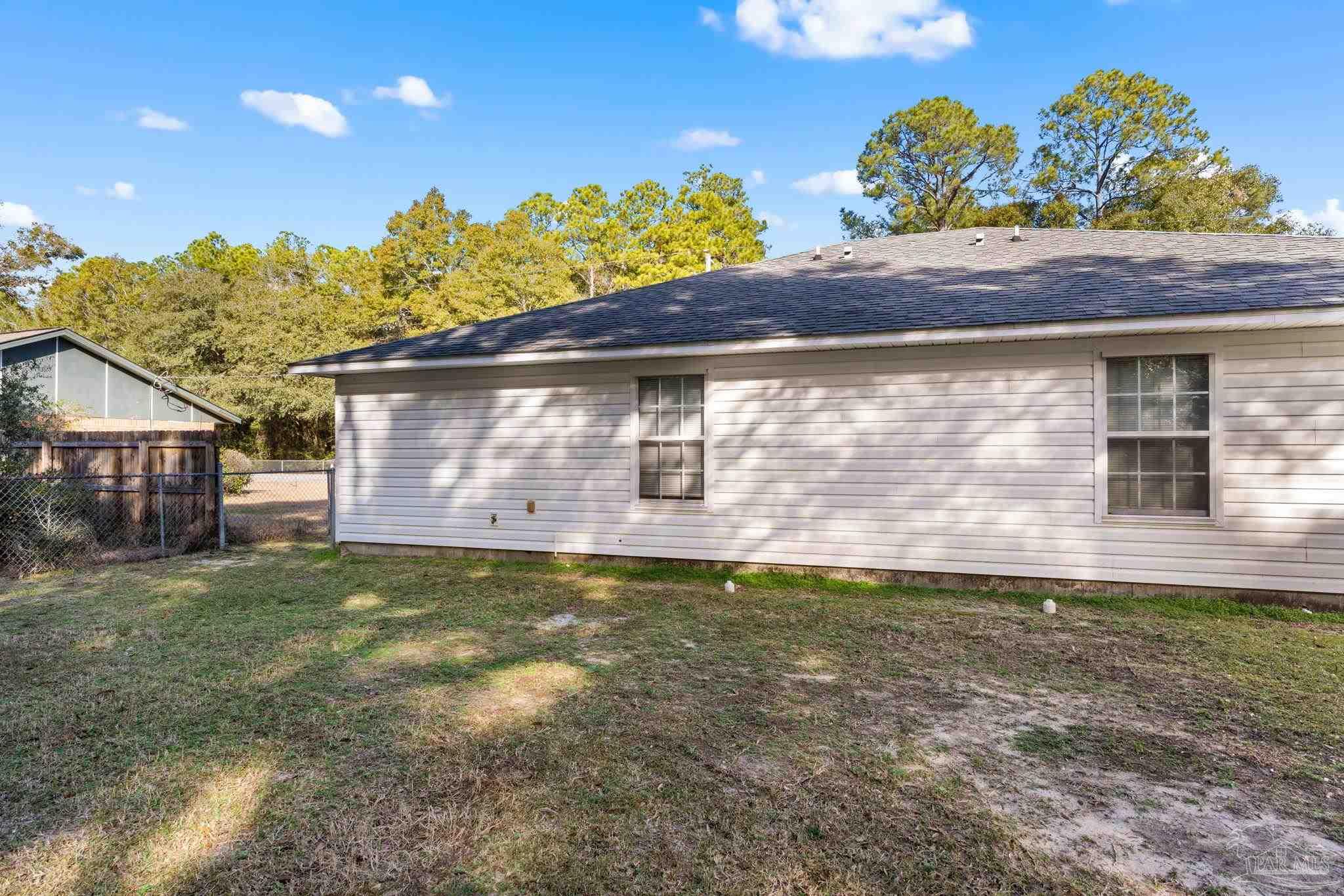 6851 & 6853 Trail Ride South