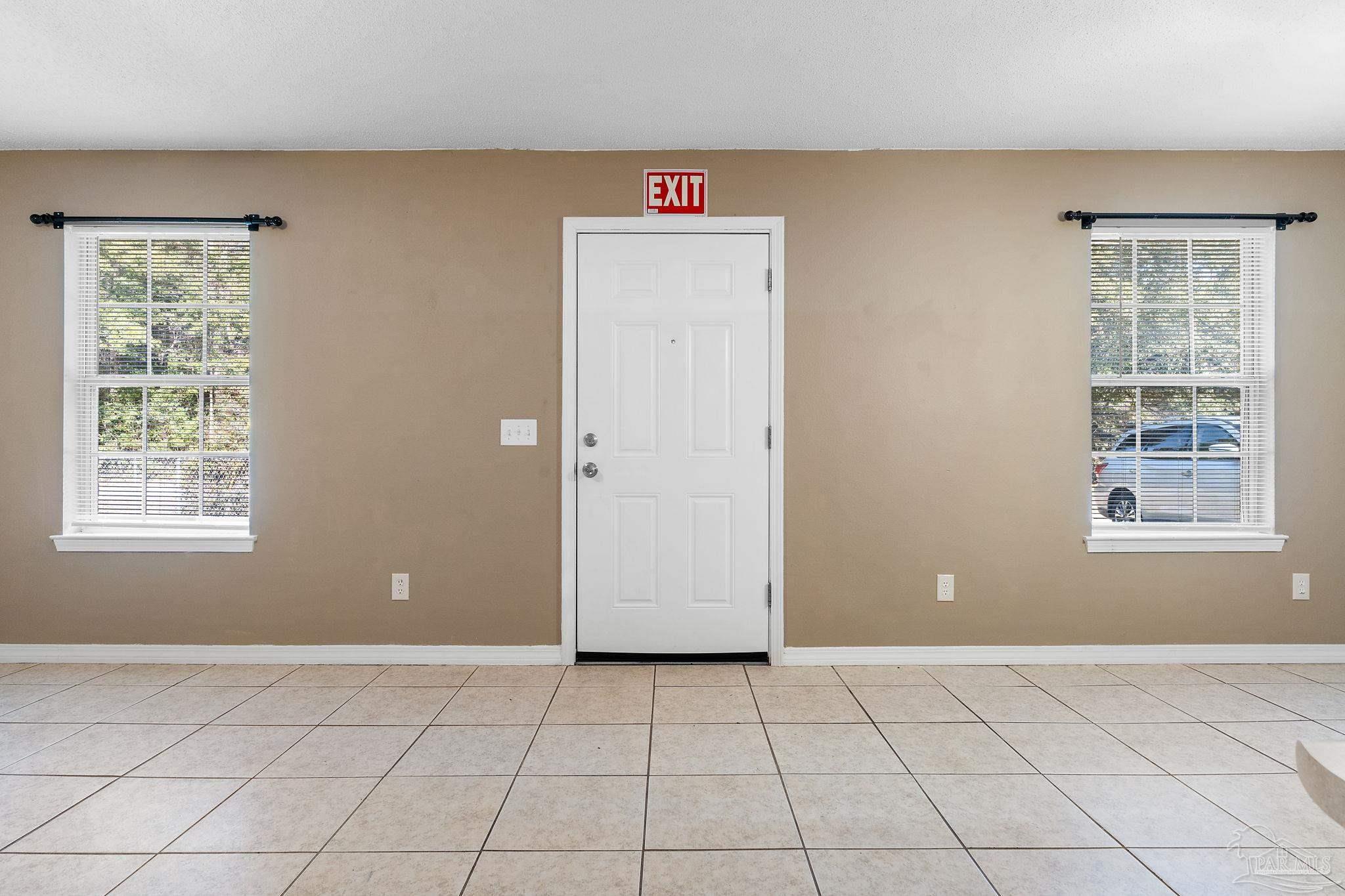 6851 & 6853 Trail Ride South