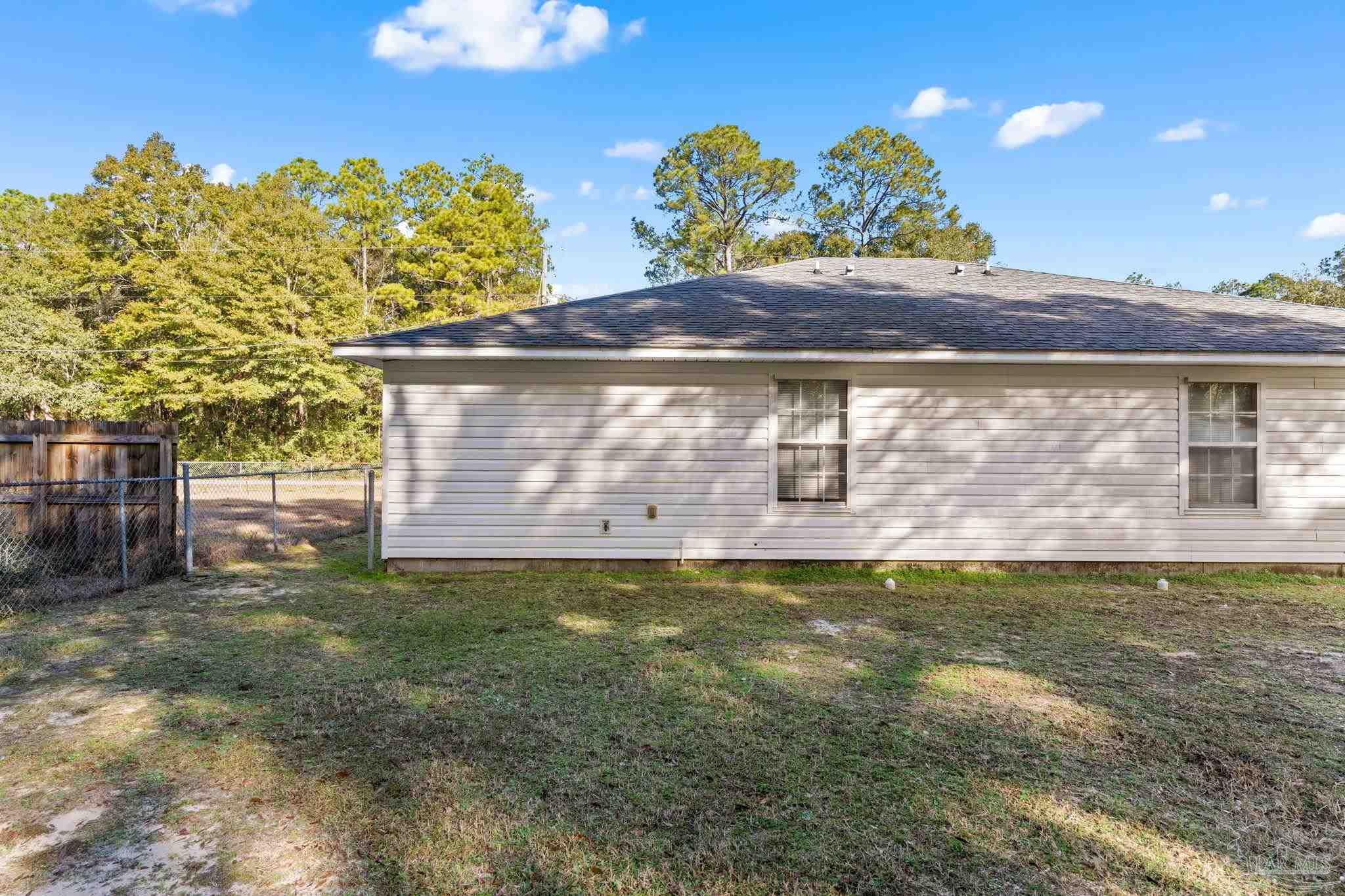 6851 & 6853 Trail Ride South