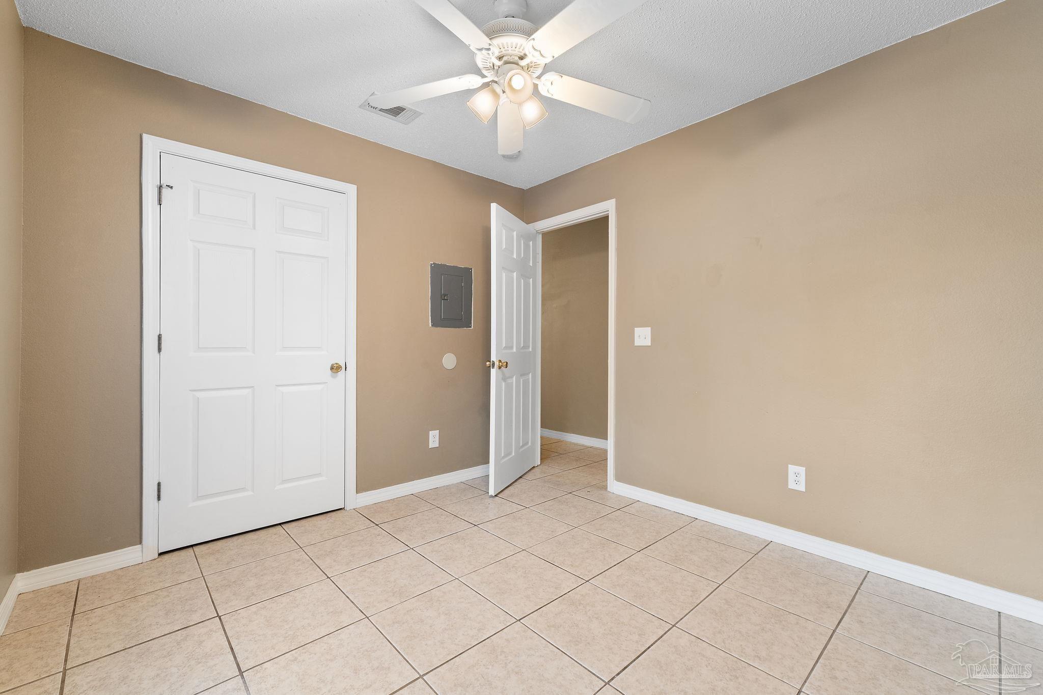 6851 & 6853 Trail Ride South