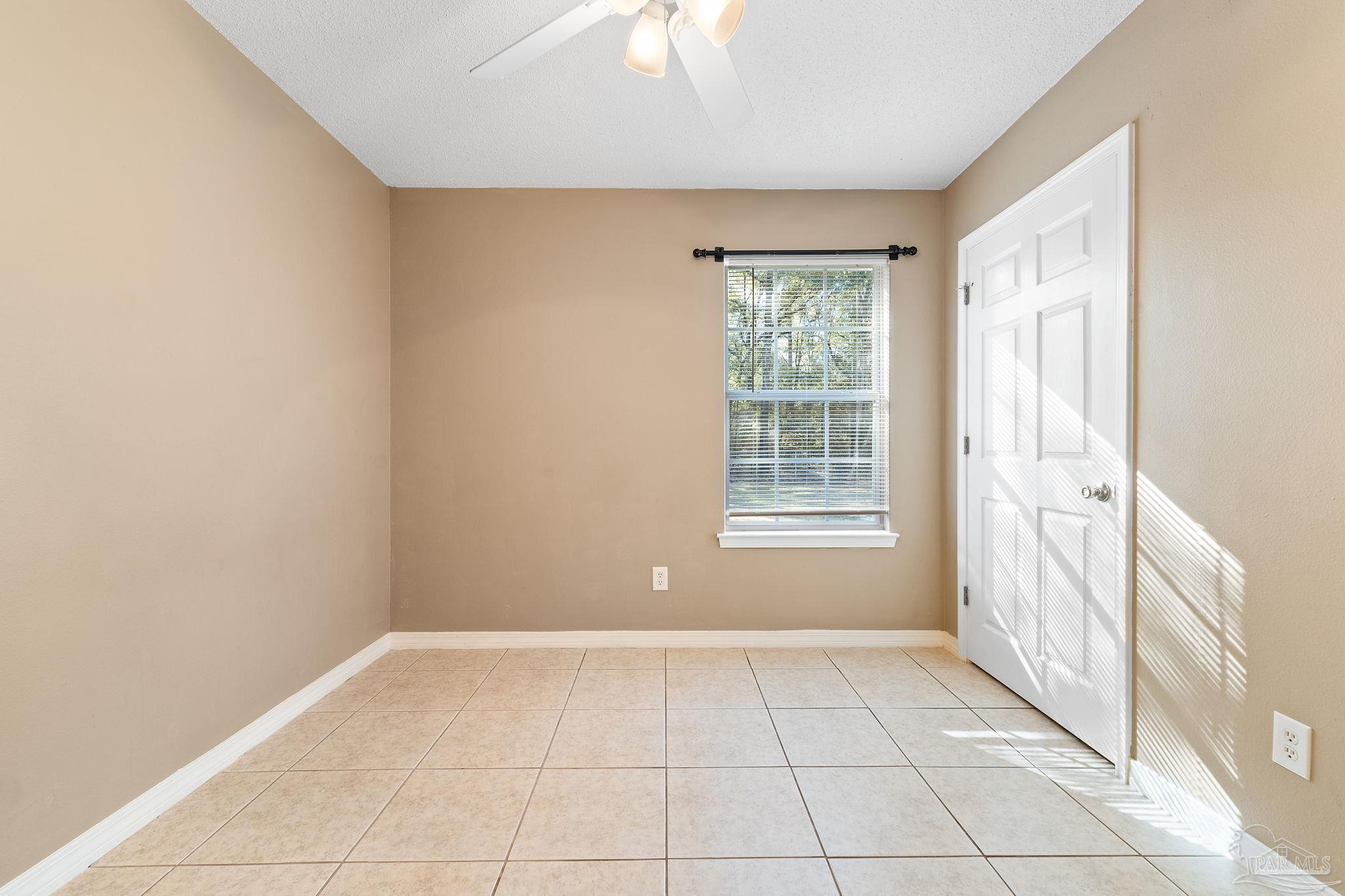 6851 & 6853 Trail Ride South