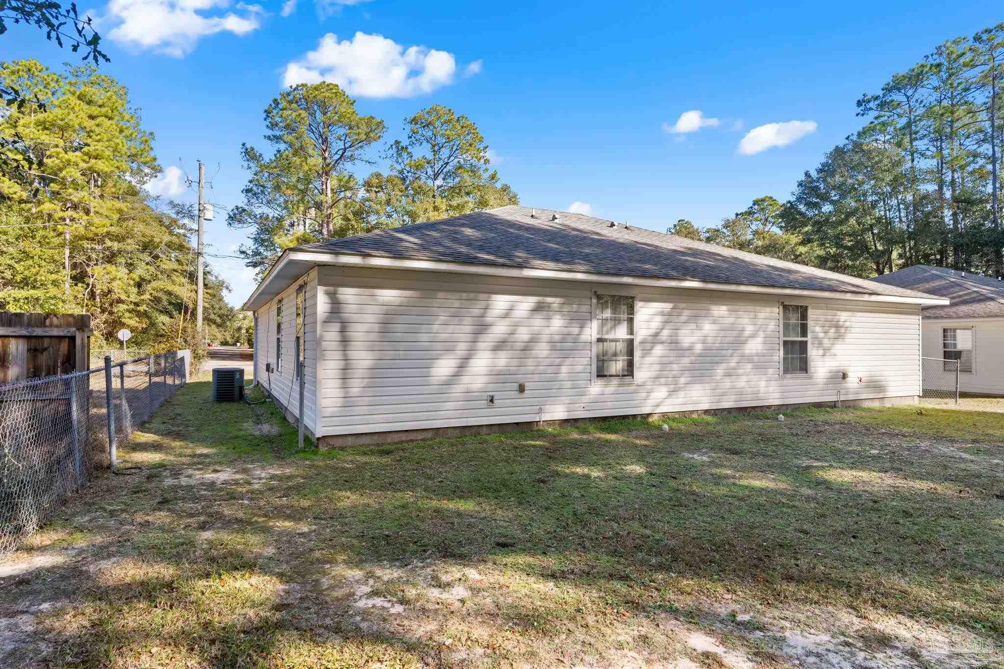 6851 & 6853 Trail Ride South