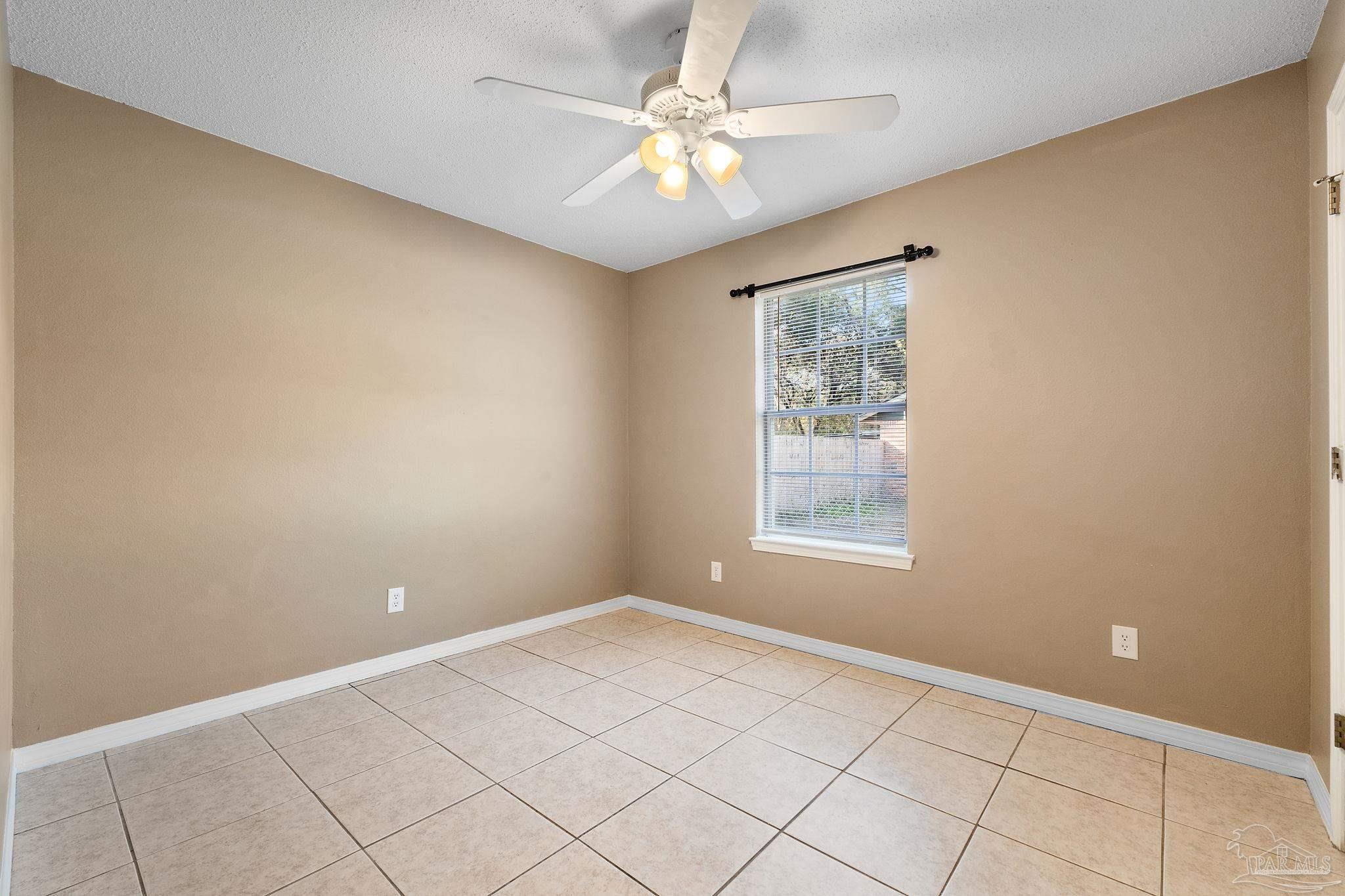 6851 & 6853 Trail Ride South