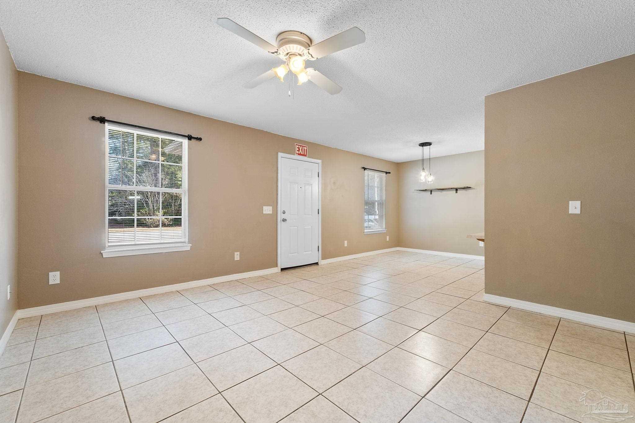 6851 & 6853 Trail Ride South