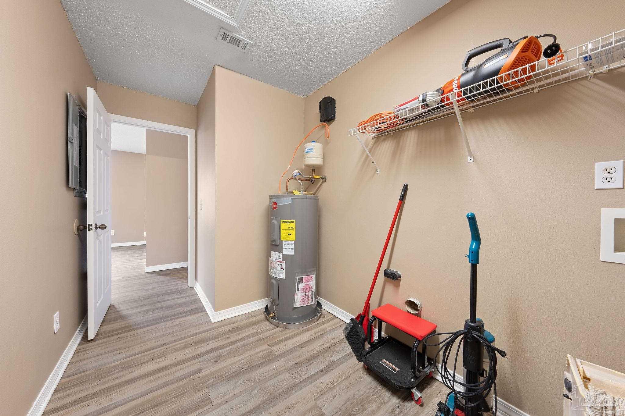 6871 & 6875 Stirrup Ln