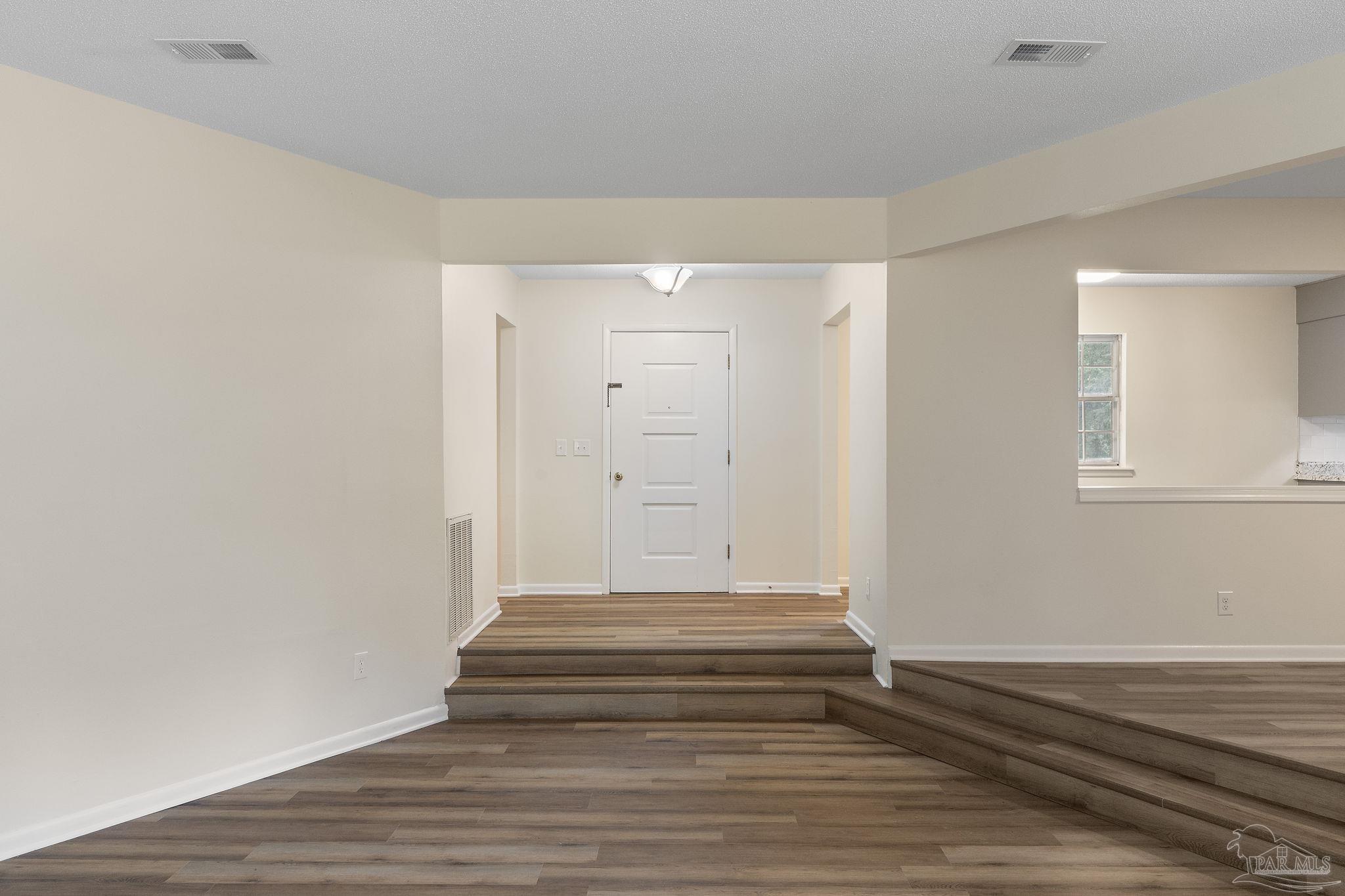 6472 Sandy Ln