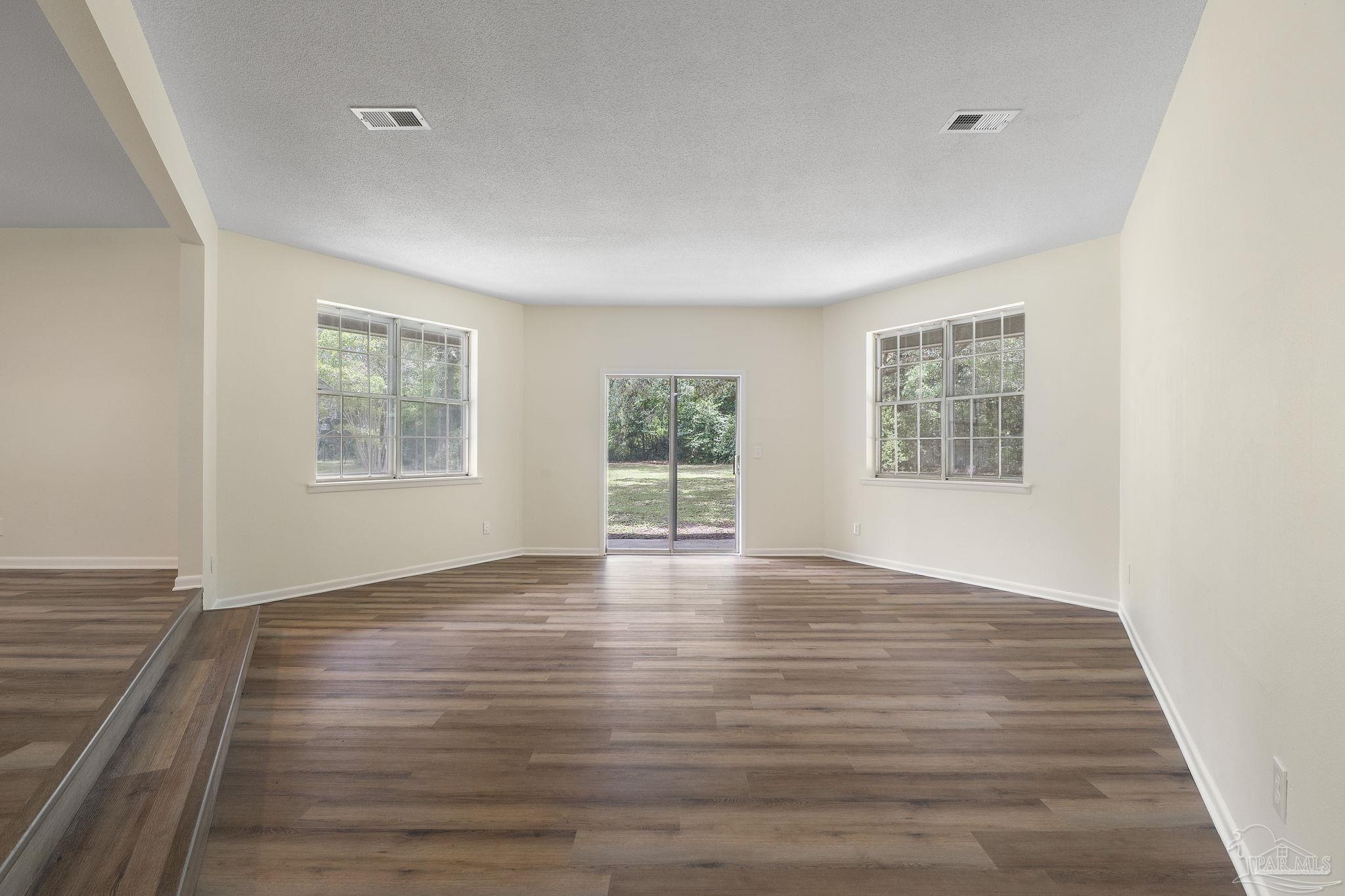 6472 Sandy Ln