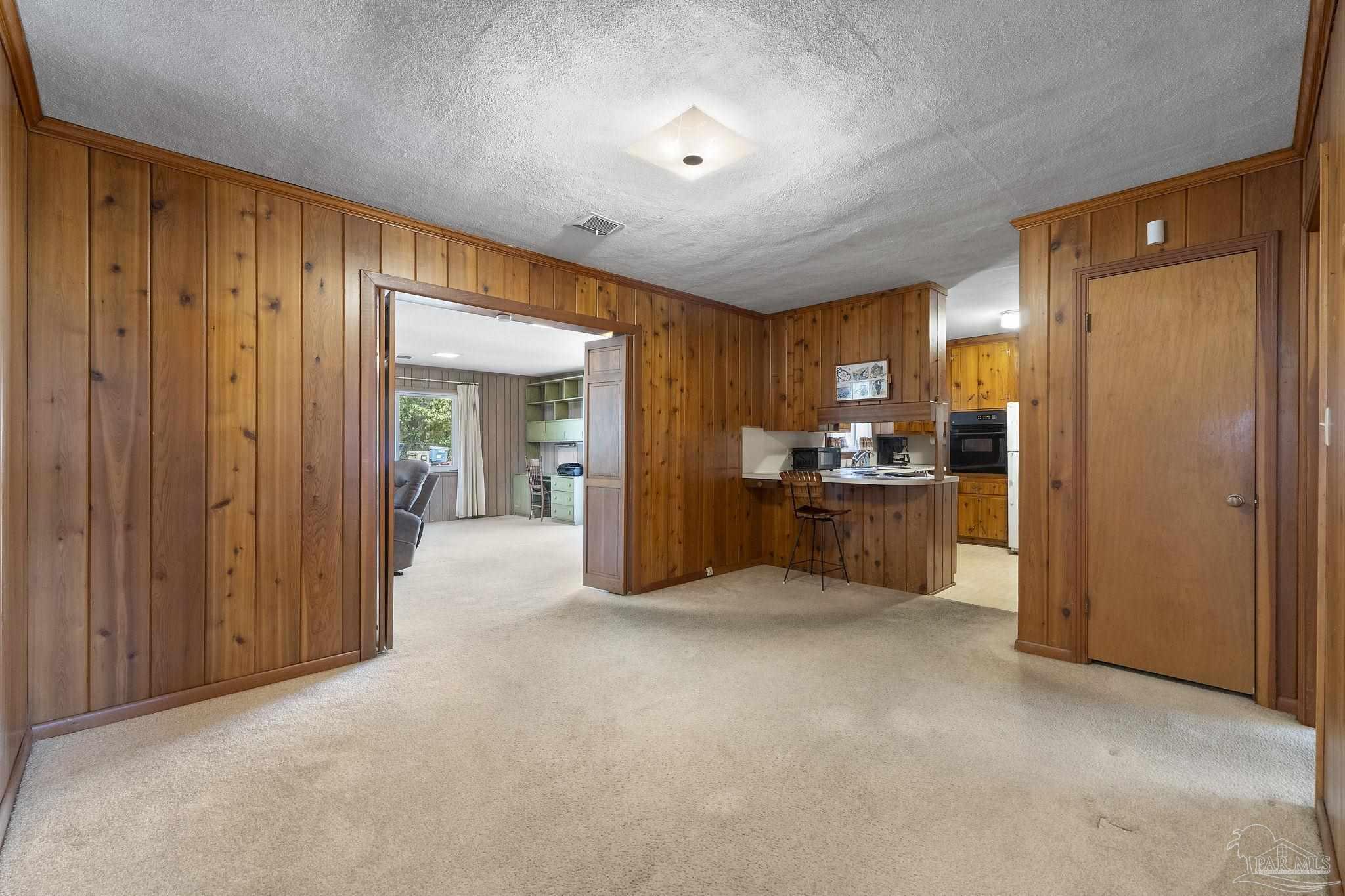 6578 Lakeshore Dr