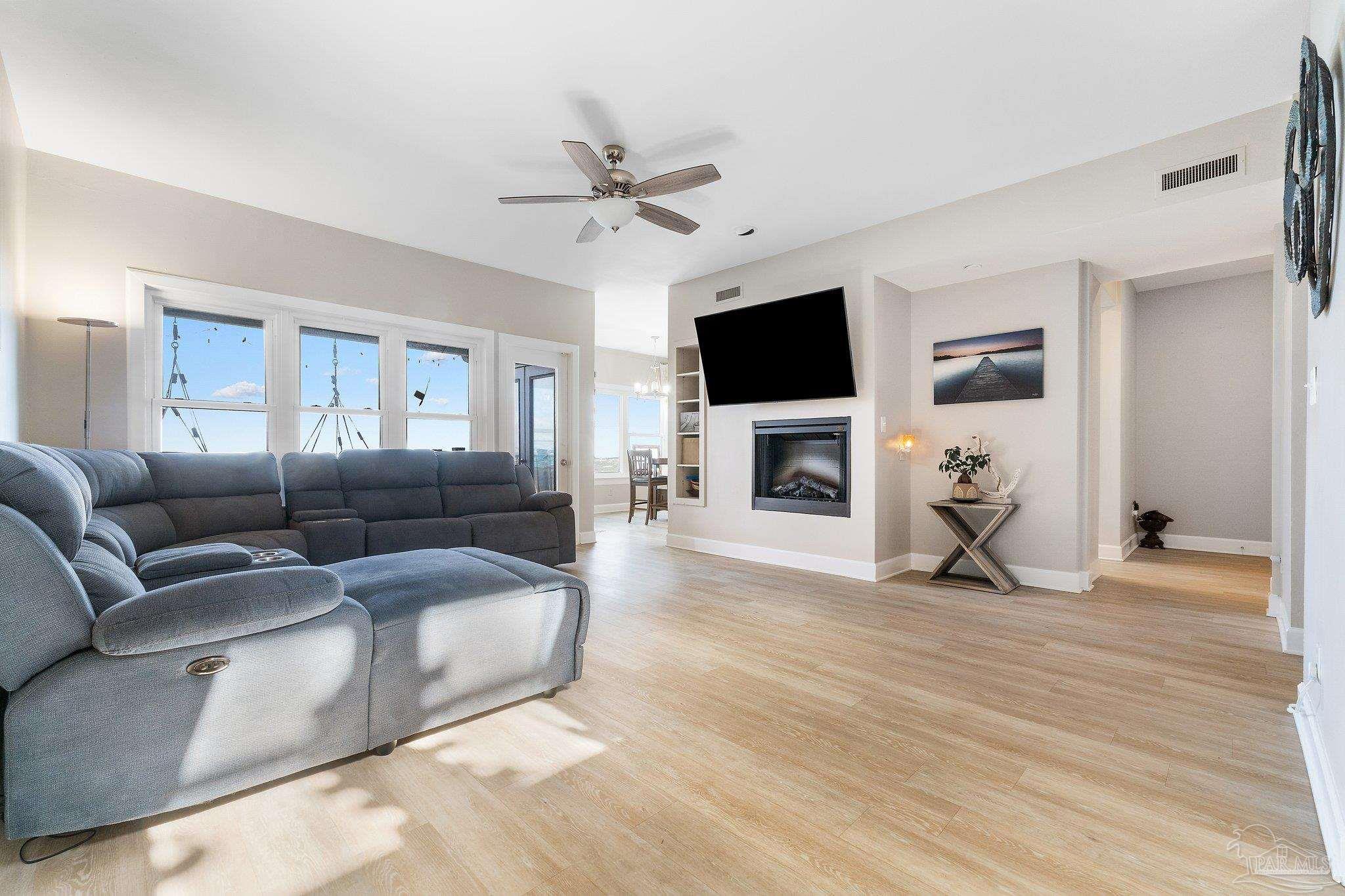 116 Baybridge Dr