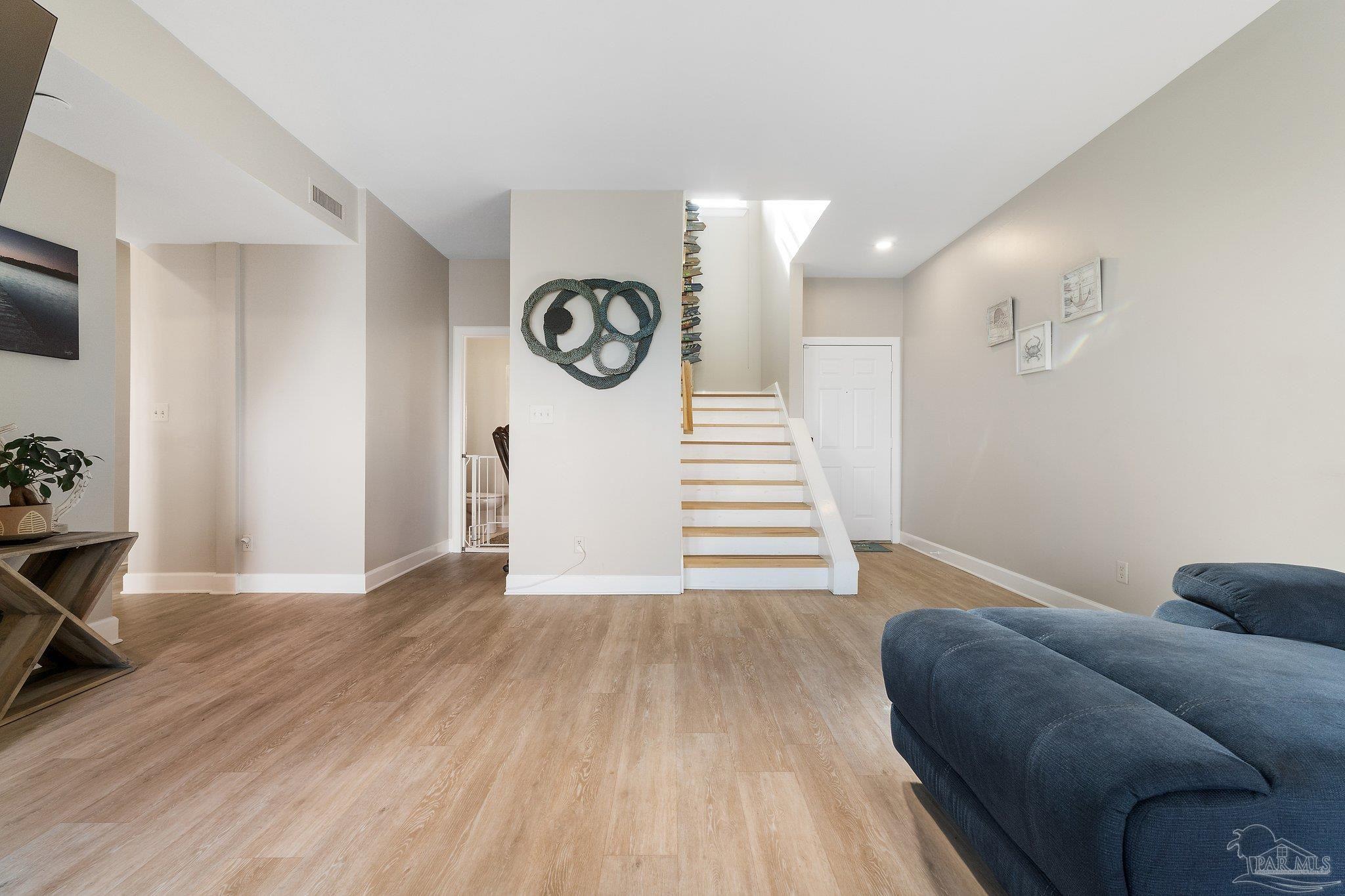116 Baybridge Dr