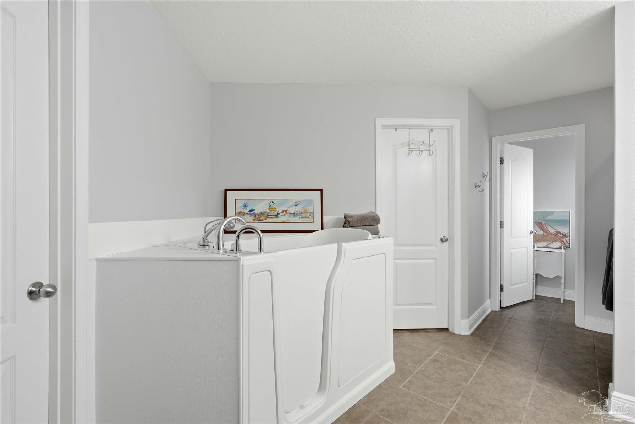 5484 Covered Bridge Ln