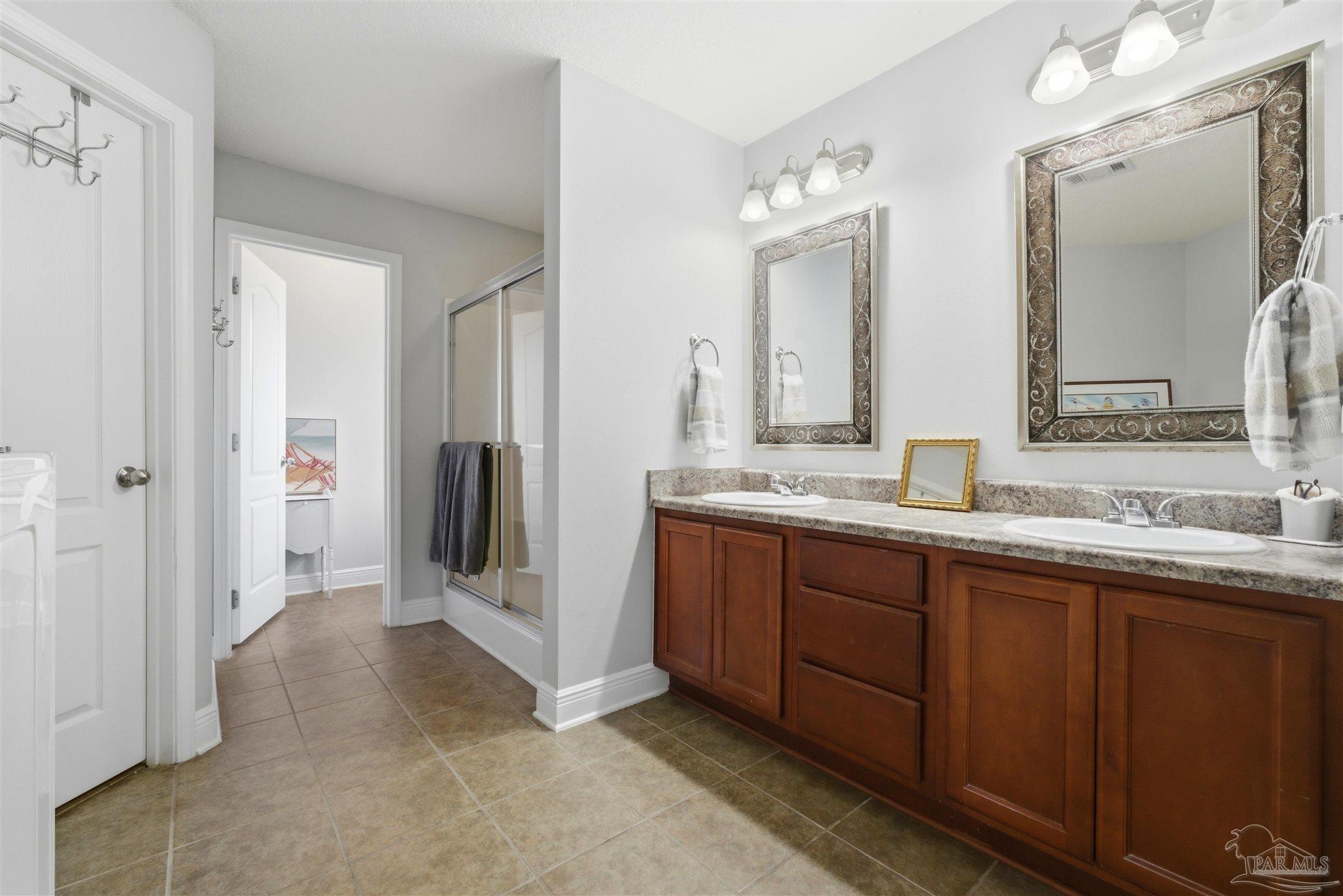 5484 Covered Bridge Ln