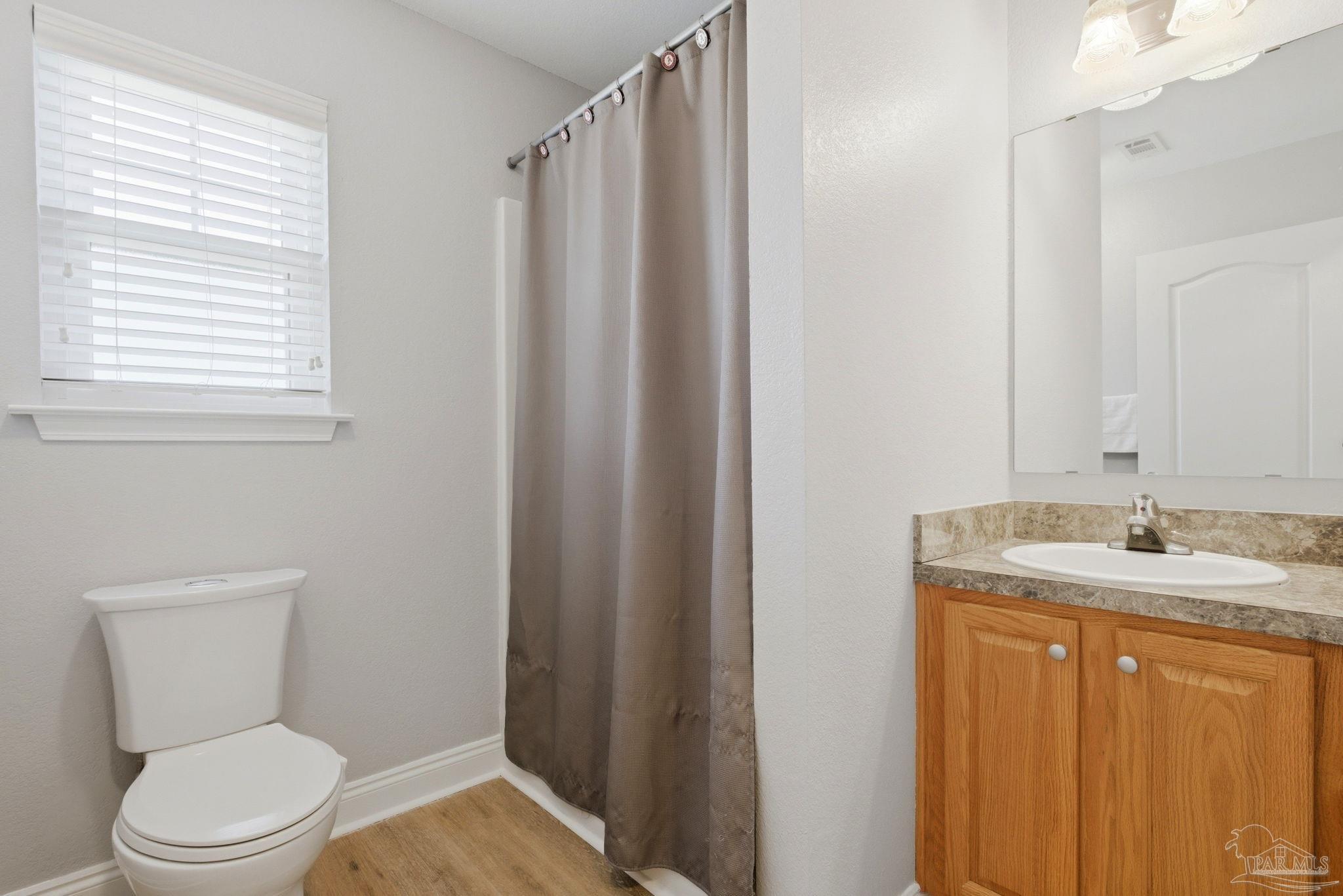 1524 Twin Pines Cir
