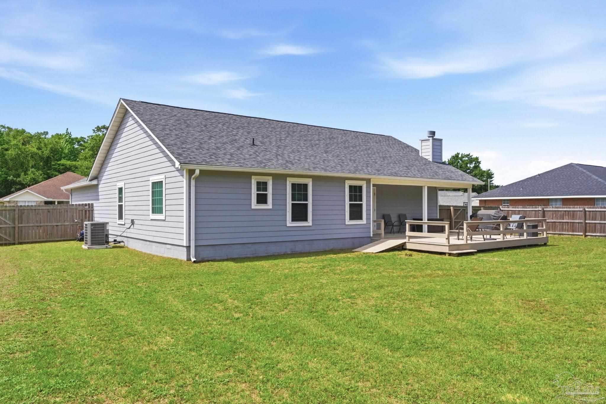 1524 Twin Pines Cir