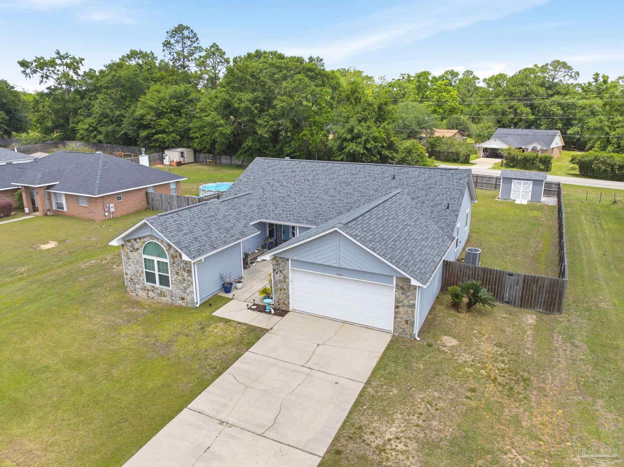 1524 Twin Pines Cir