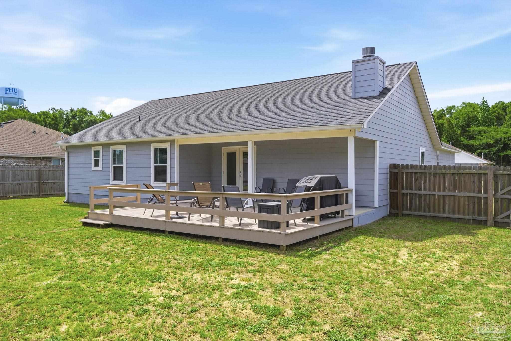 1524 Twin Pines Cir