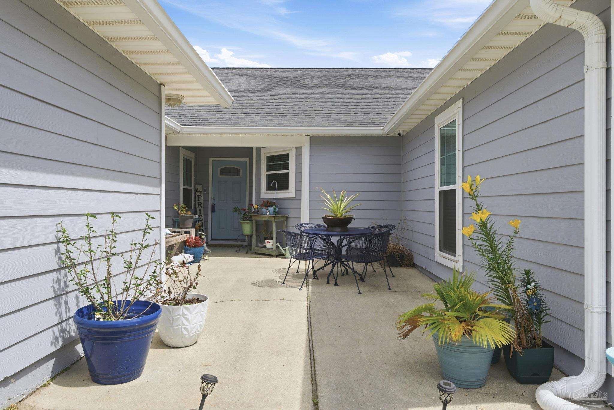 1524 Twin Pines Cir