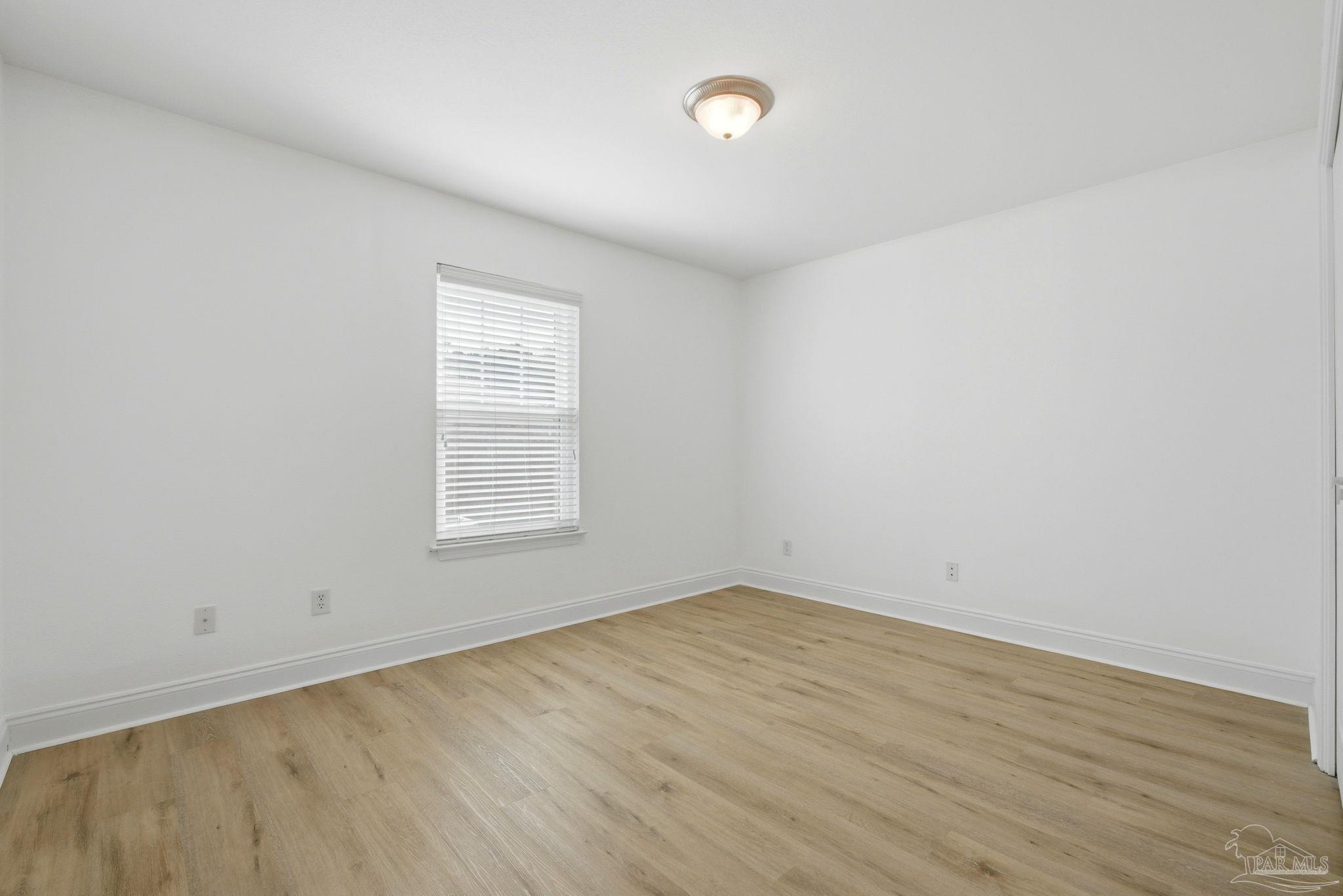 1524 Twin Pines Cir