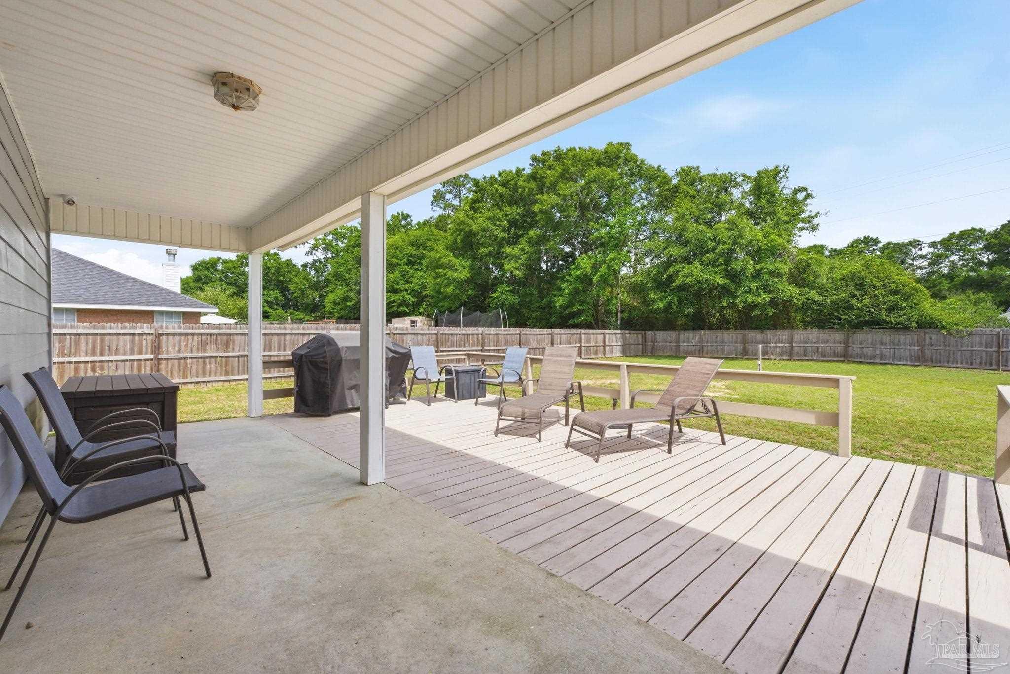 1524 Twin Pines Cir