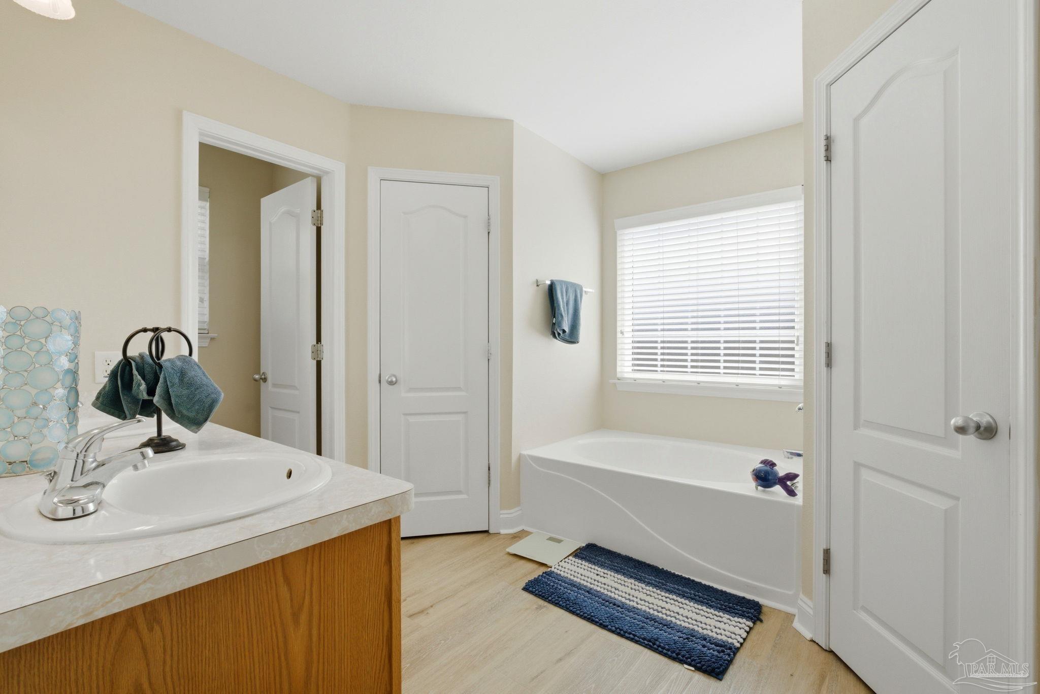 1524 Twin Pines Cir