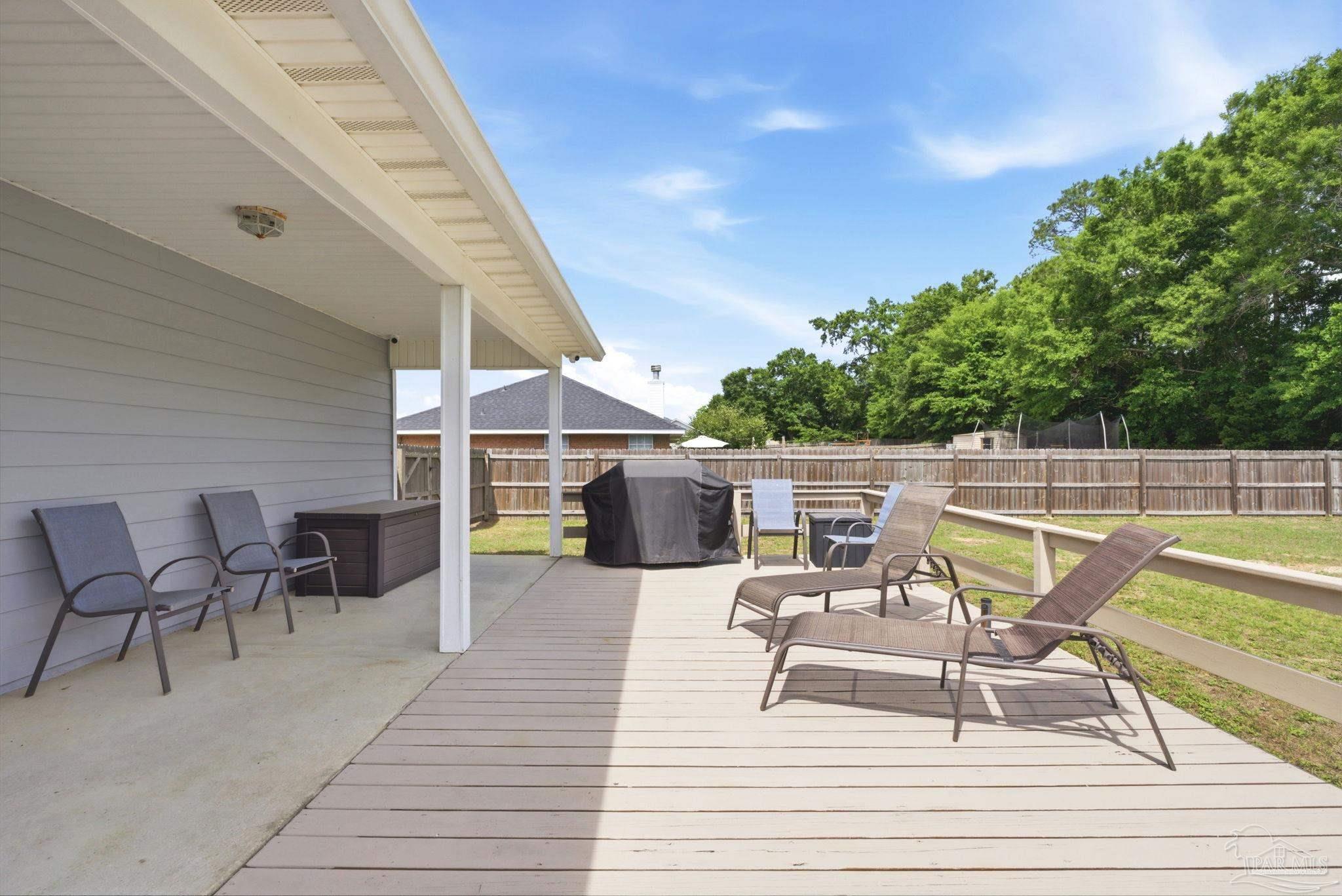 1524 Twin Pines Cir