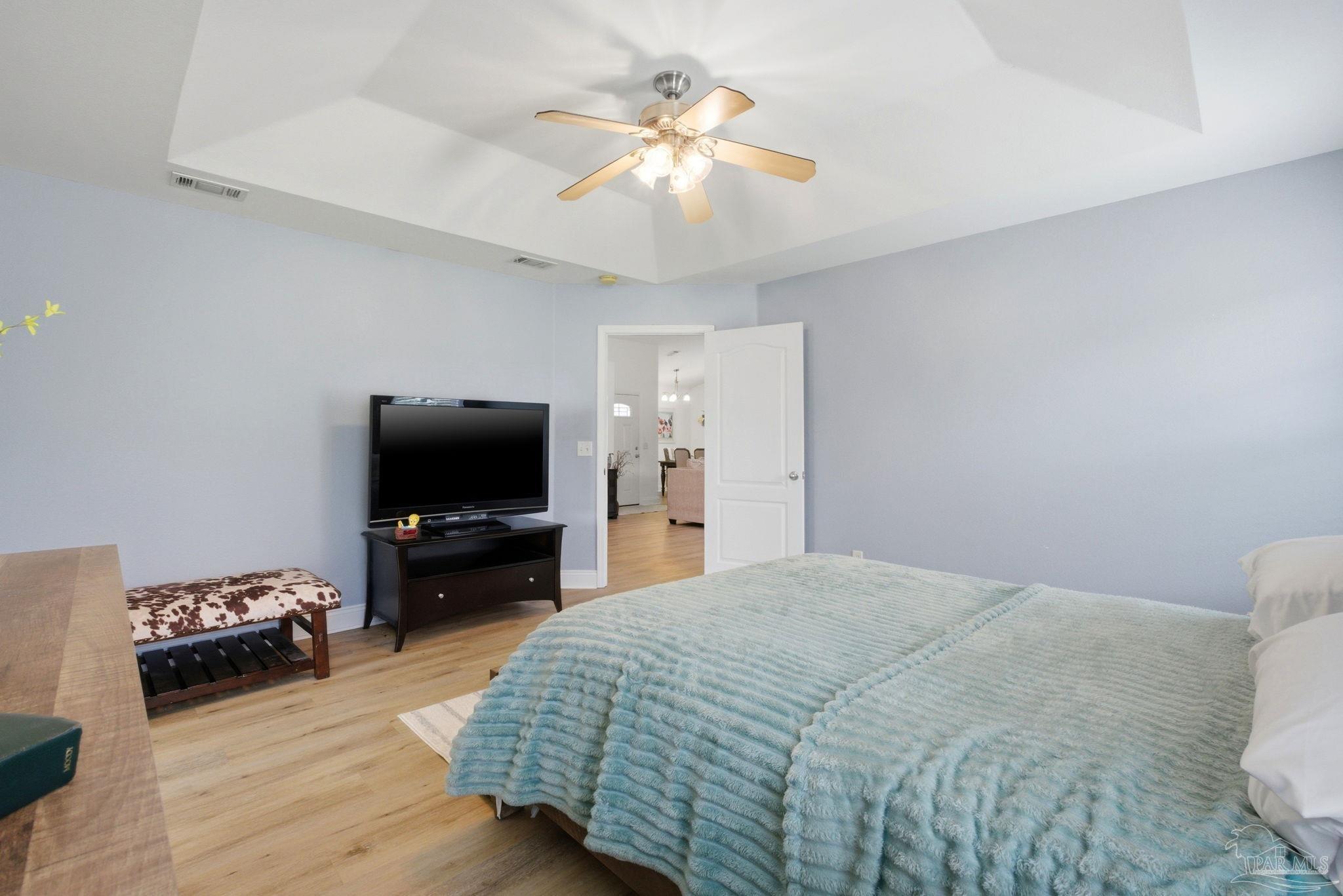 1524 Twin Pines Cir