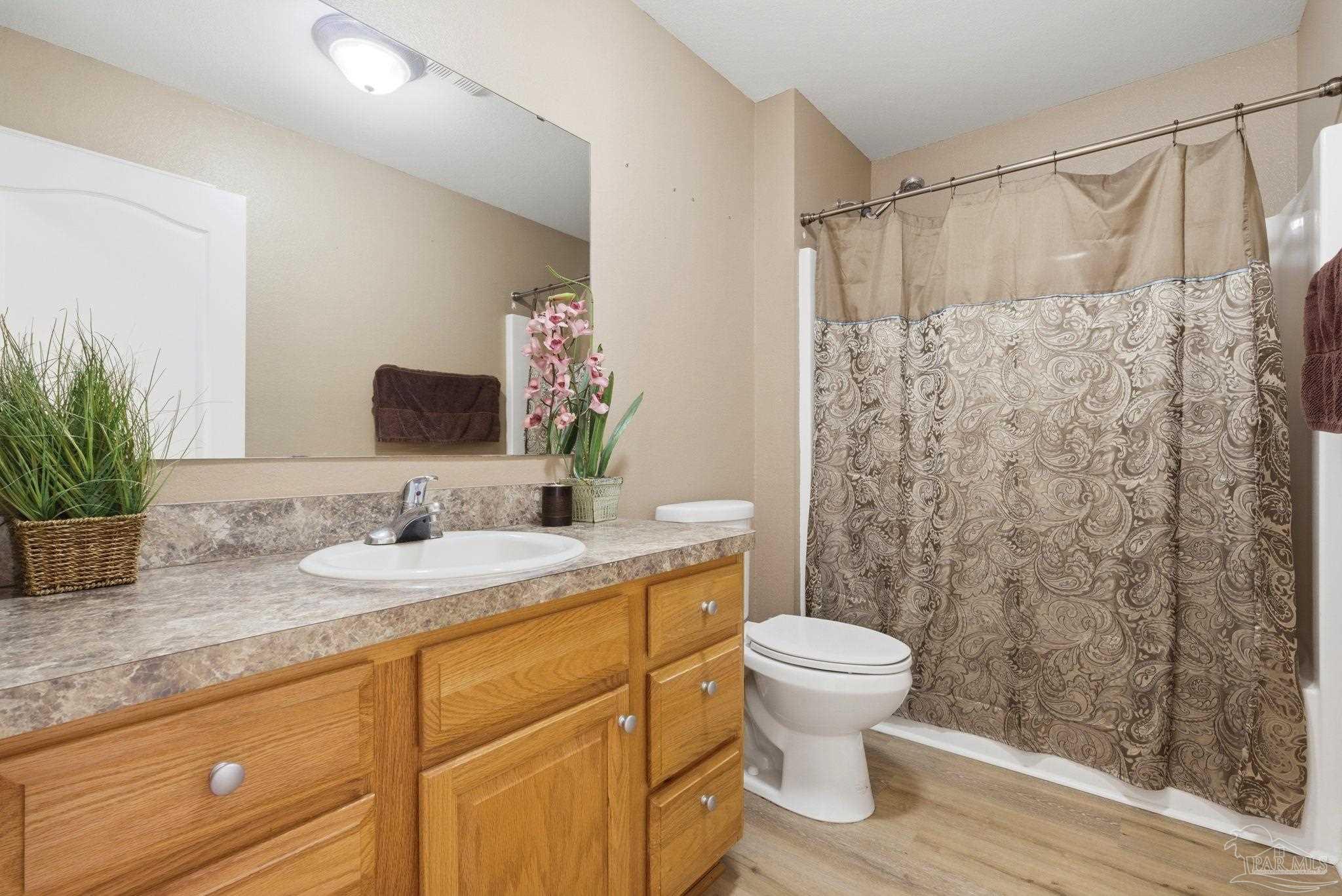 1524 Twin Pines Cir