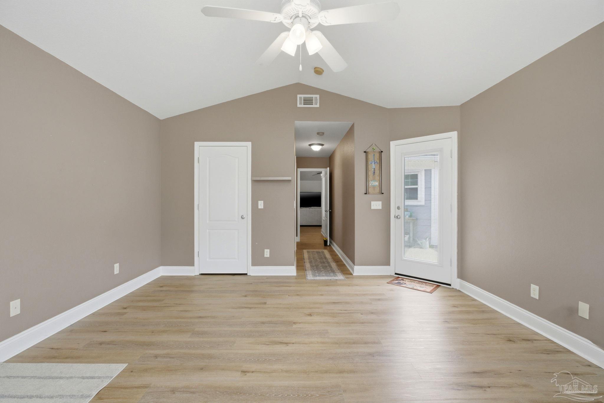 1524 Twin Pines Cir