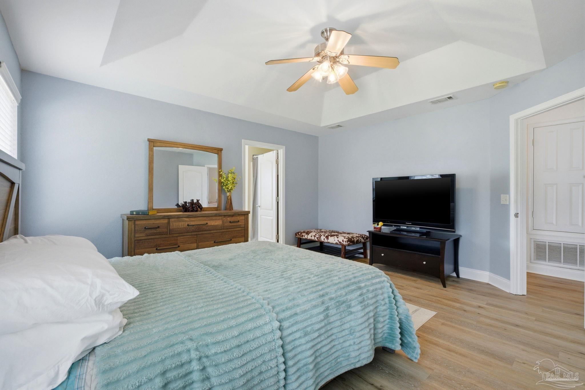 1524 Twin Pines Cir