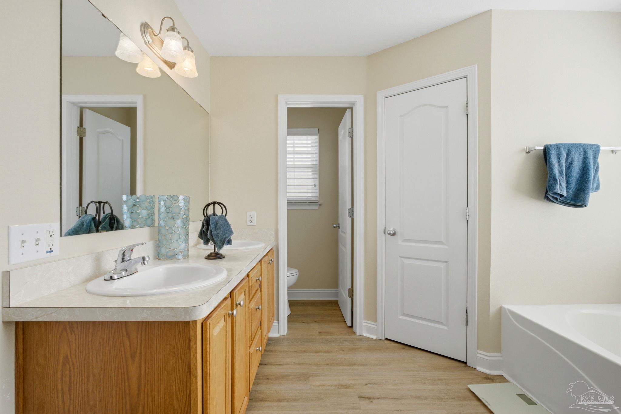 1524 Twin Pines Cir