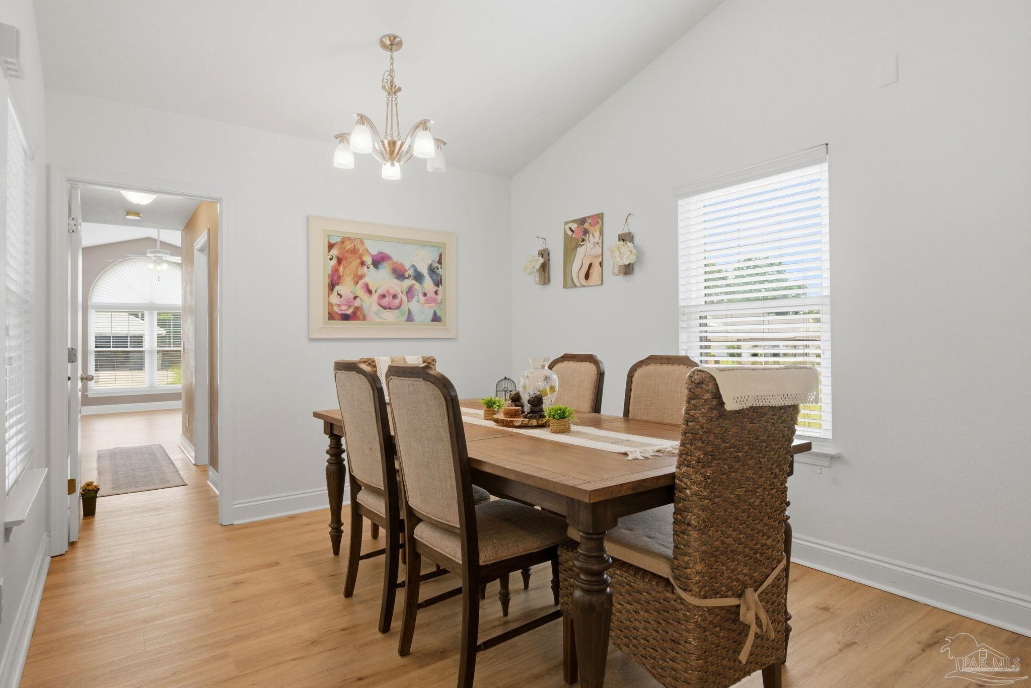1524 Twin Pines Cir