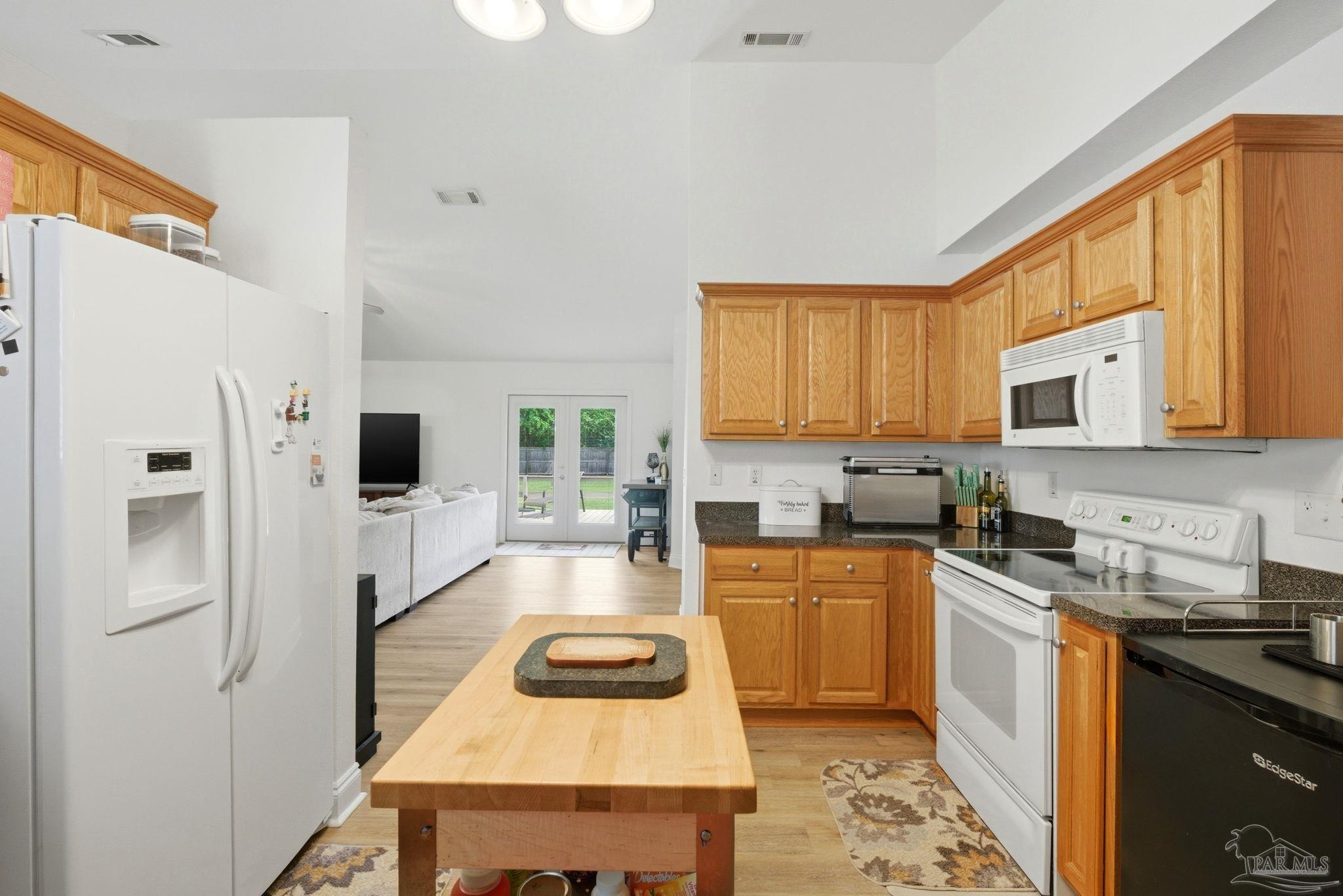 1524 Twin Pines Cir