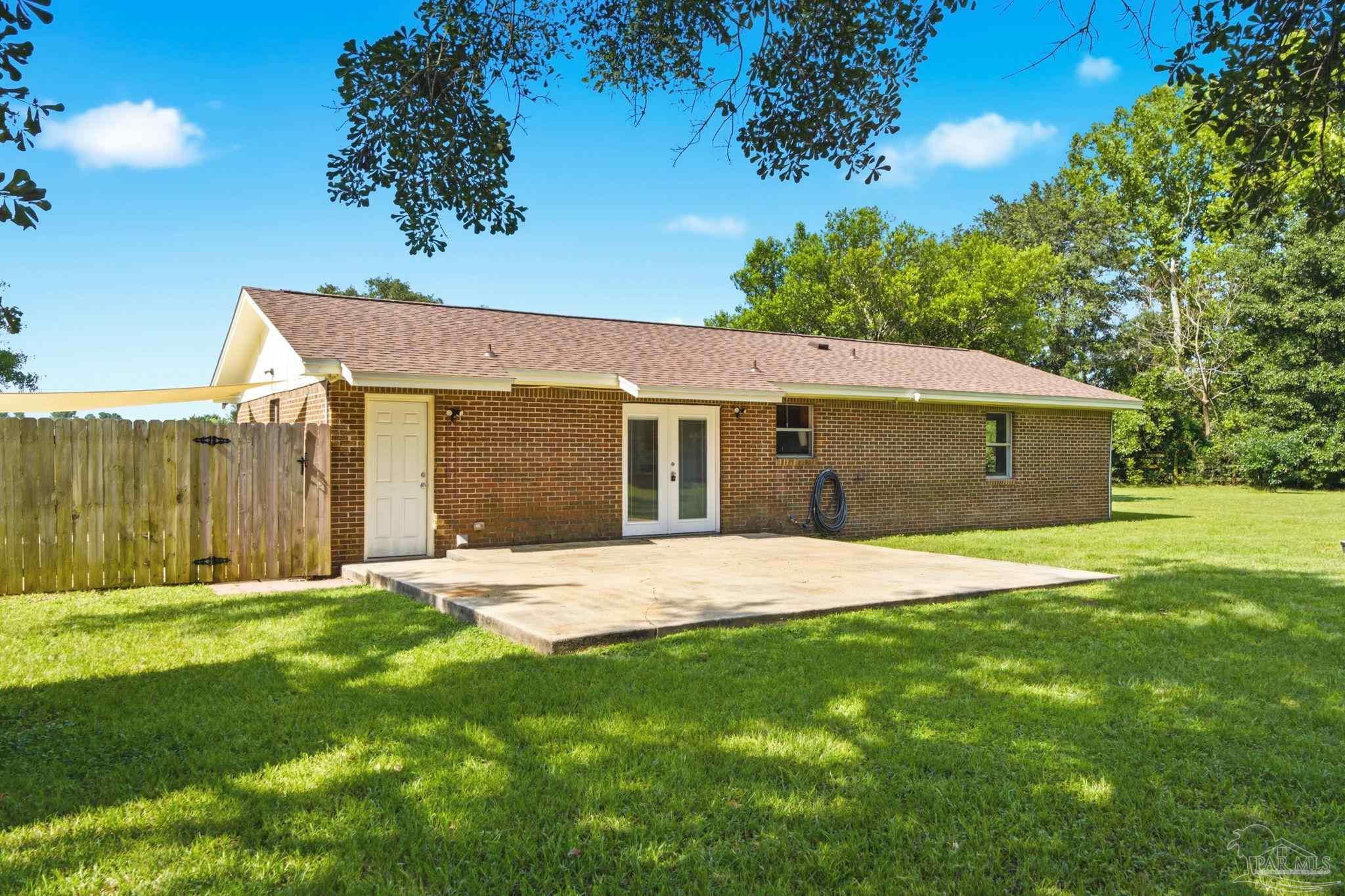 3048 Rainbow Ln