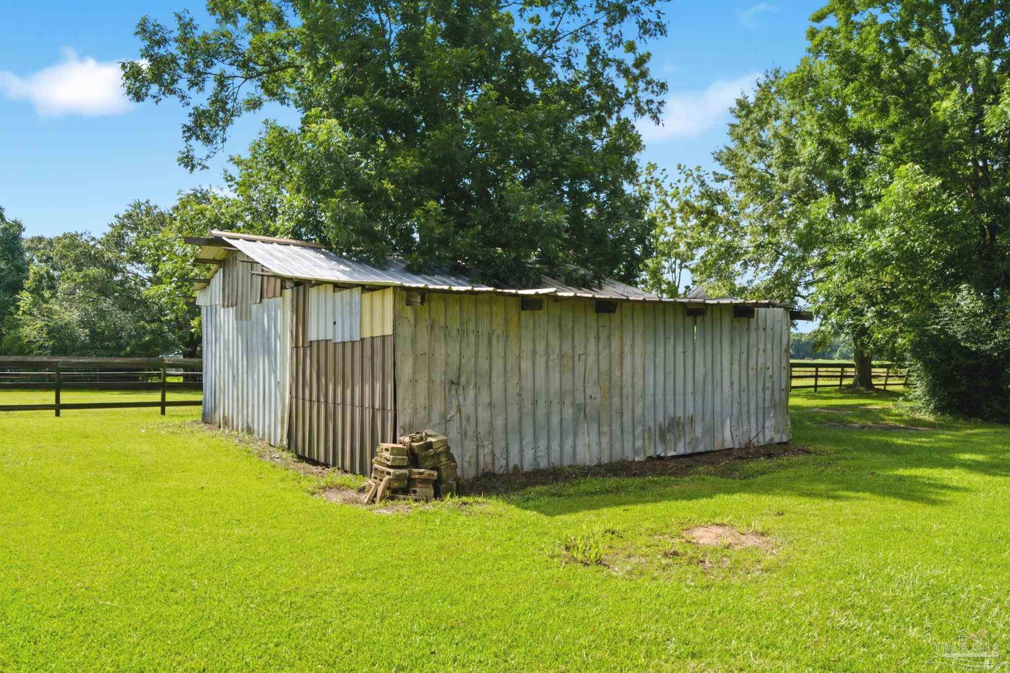 3048 Rainbow Ln