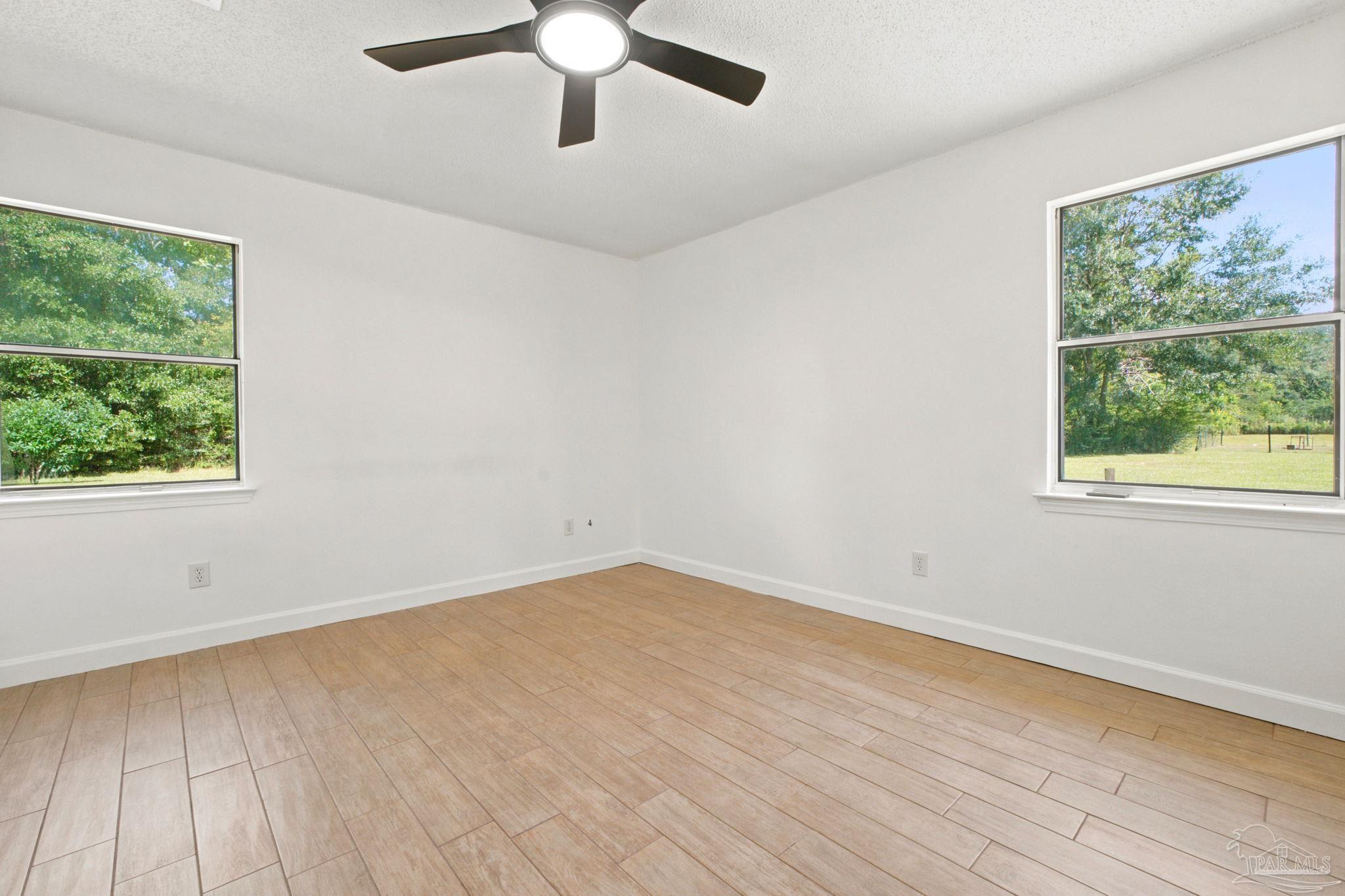 3048 Rainbow Ln