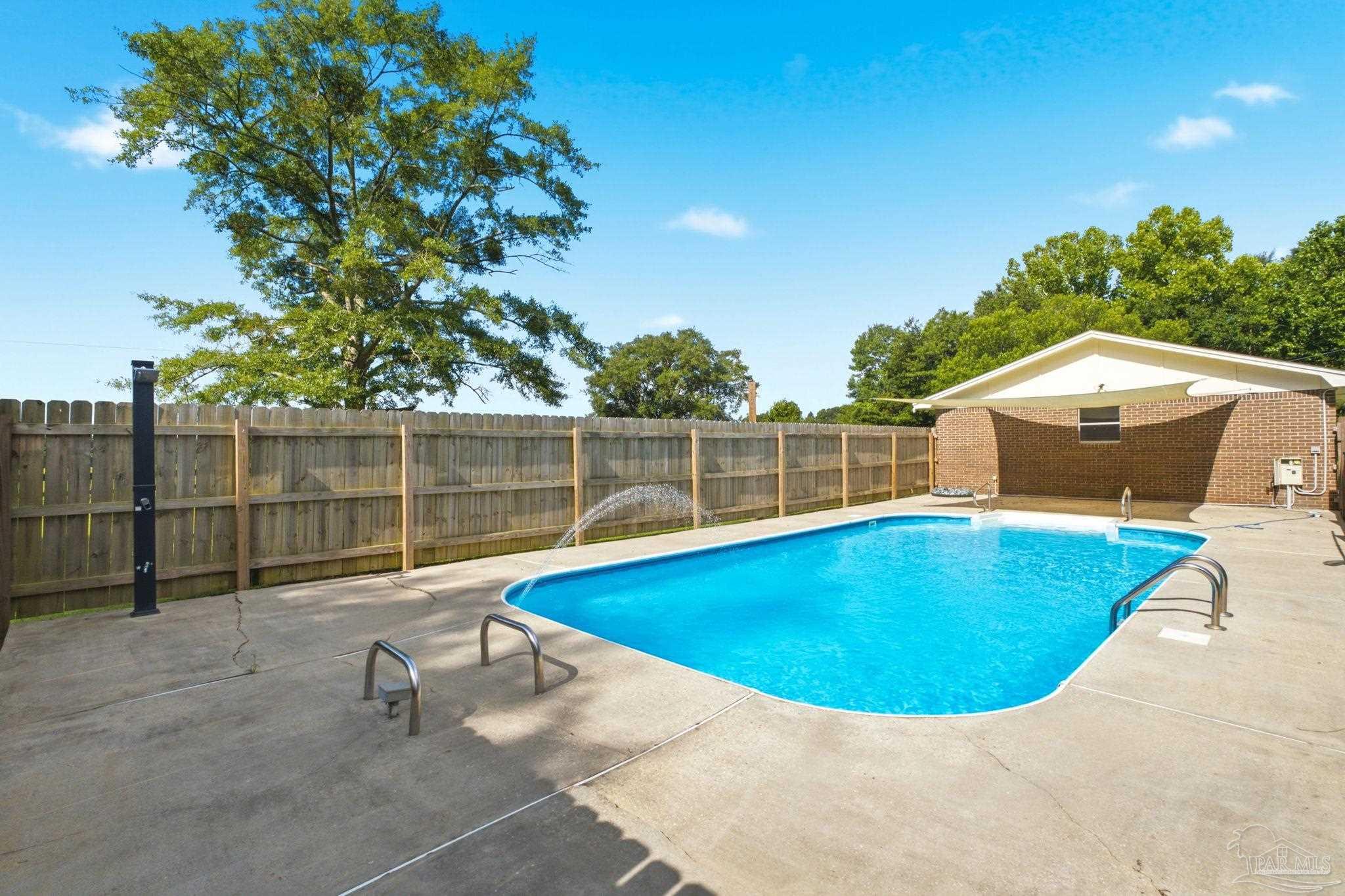 3048 Rainbow Ln