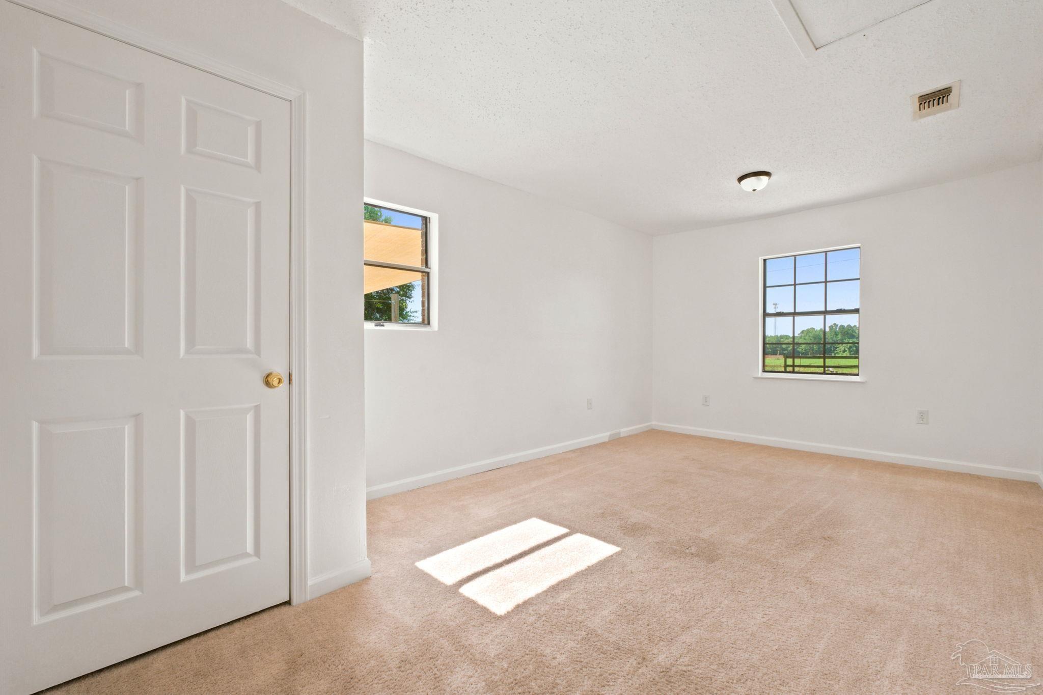 3048 Rainbow Ln