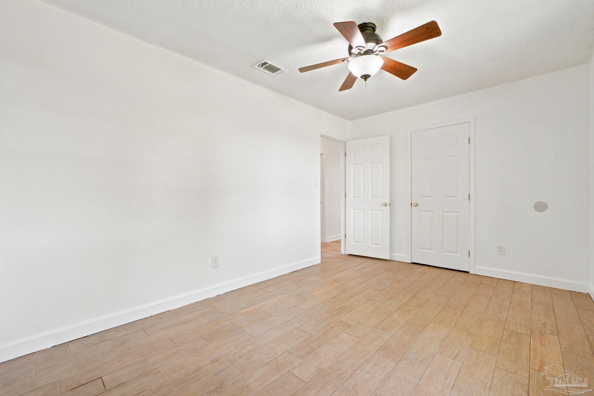 3048 Rainbow Ln