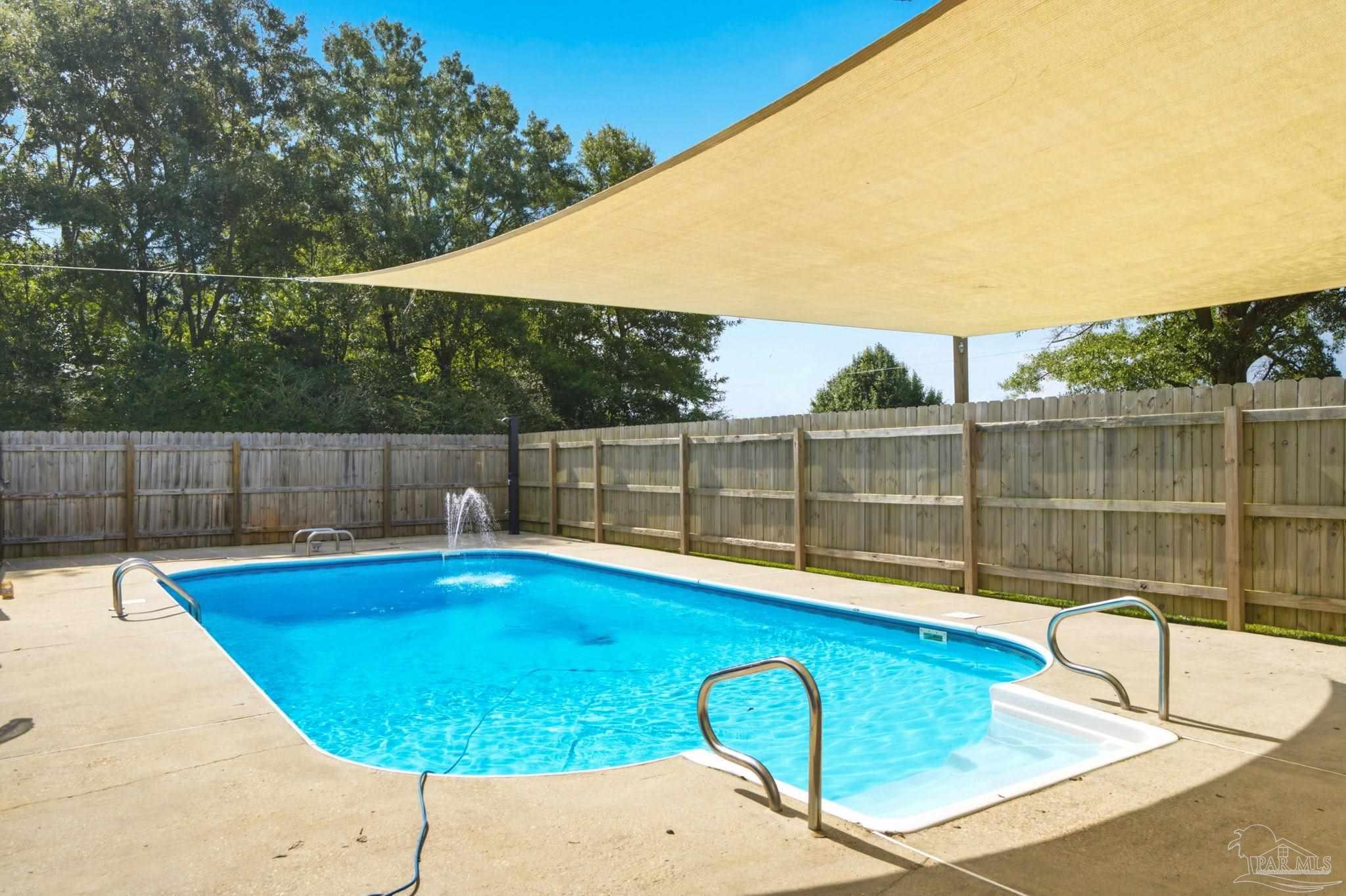 3048 Rainbow Ln