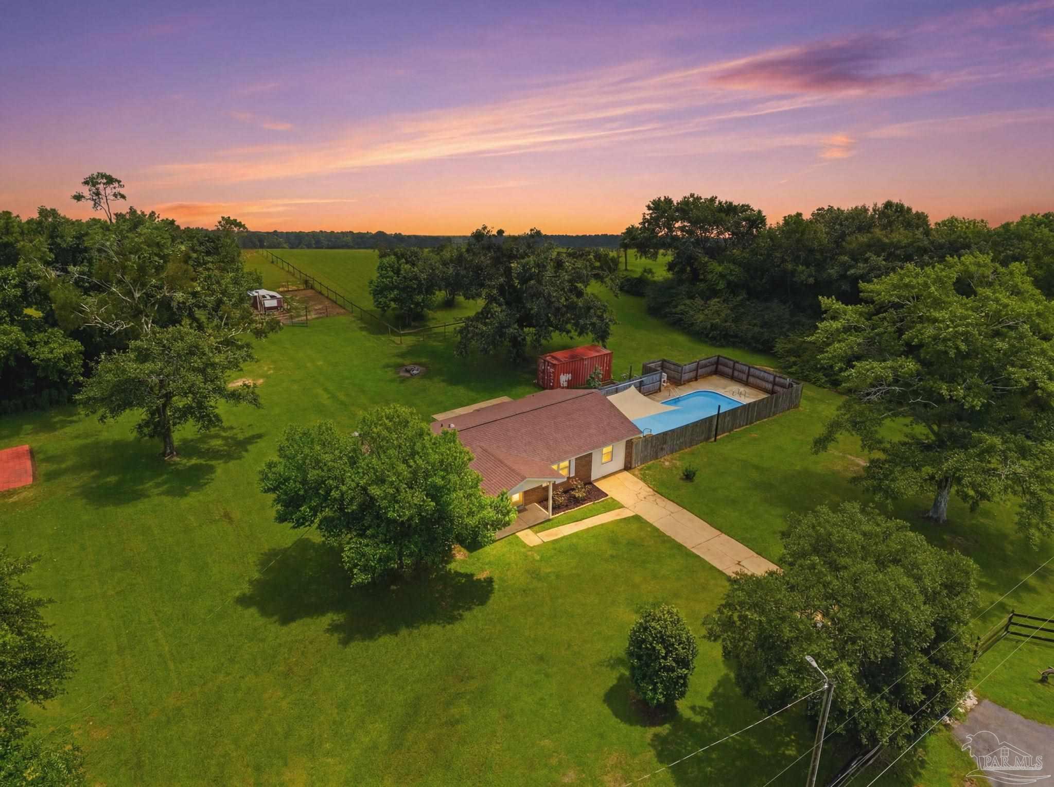3048 Rainbow Ln