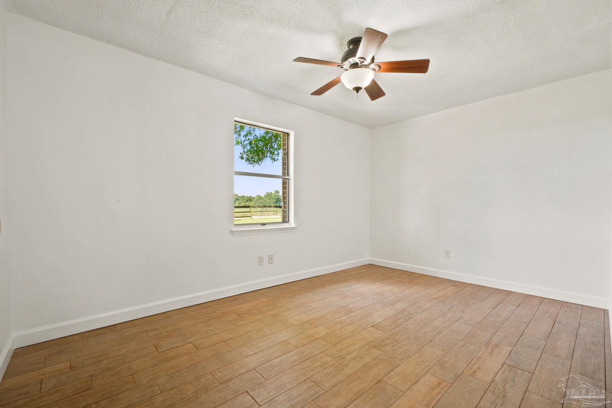 3048 Rainbow Ln