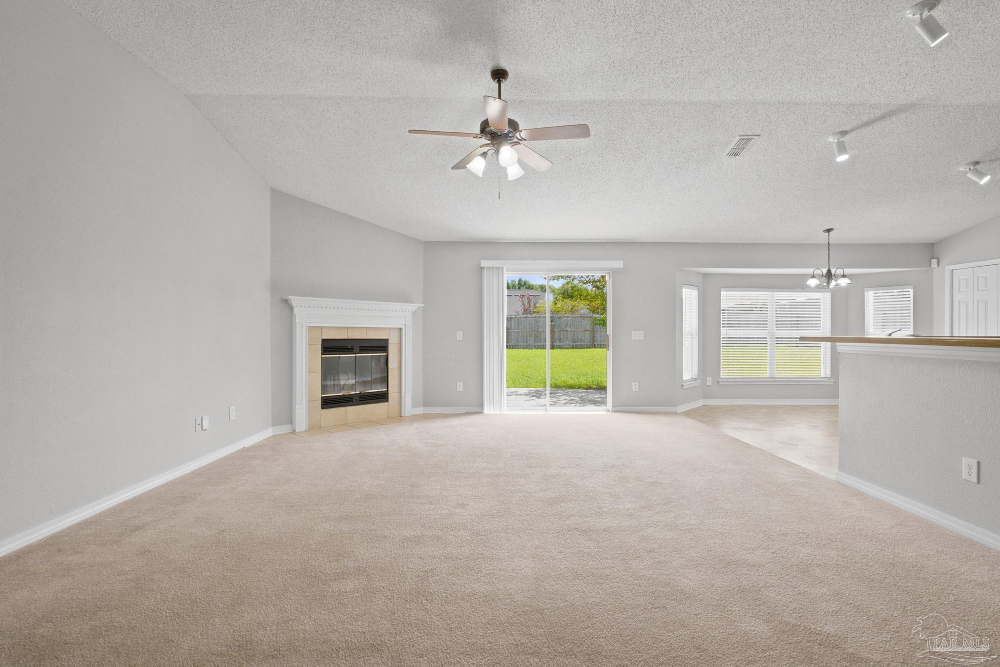 7043 Season Dr