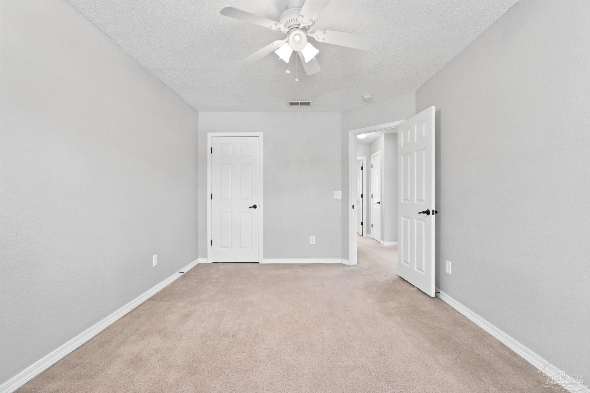 7043 Season Dr