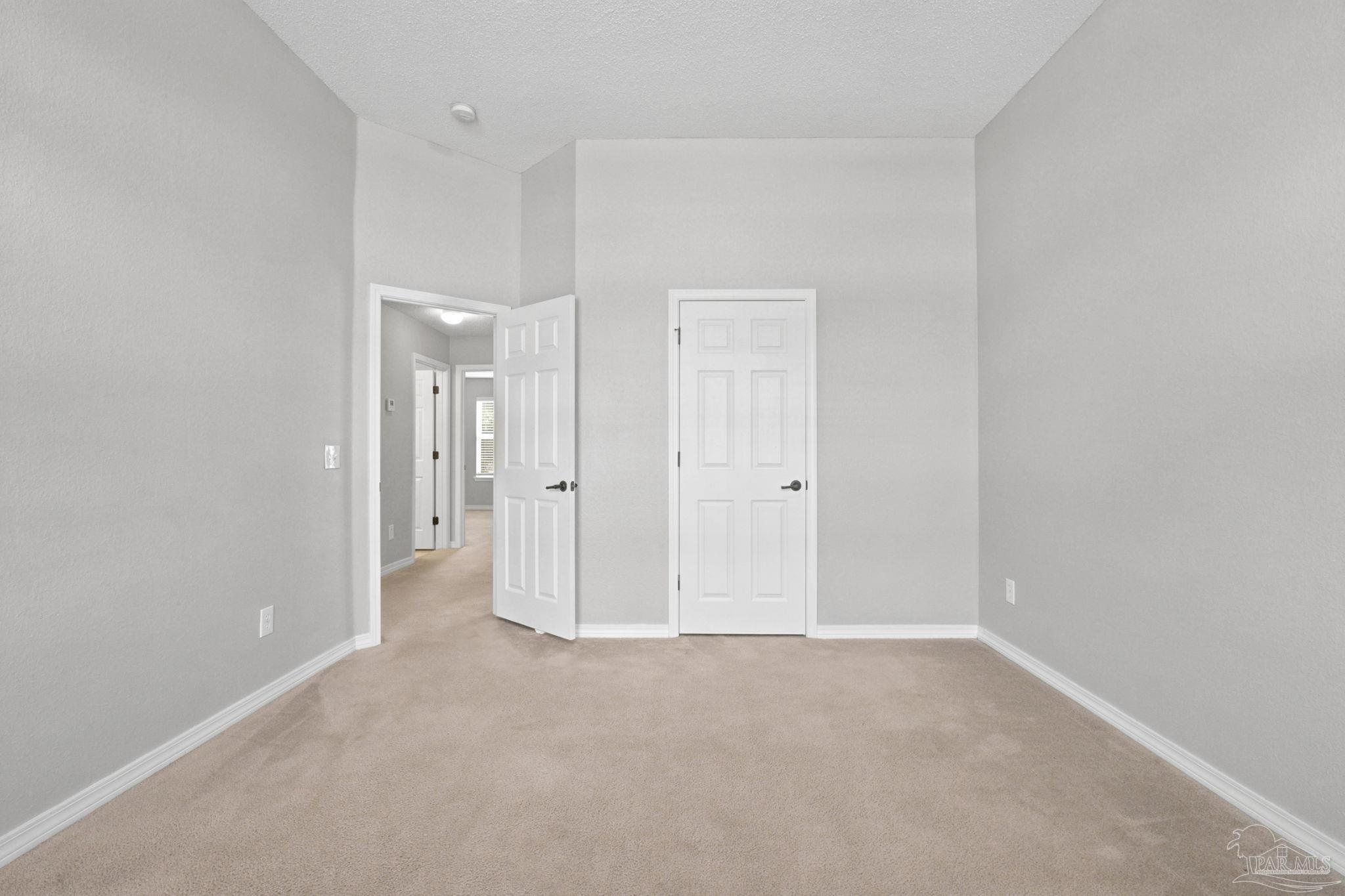 7043 Season Dr
