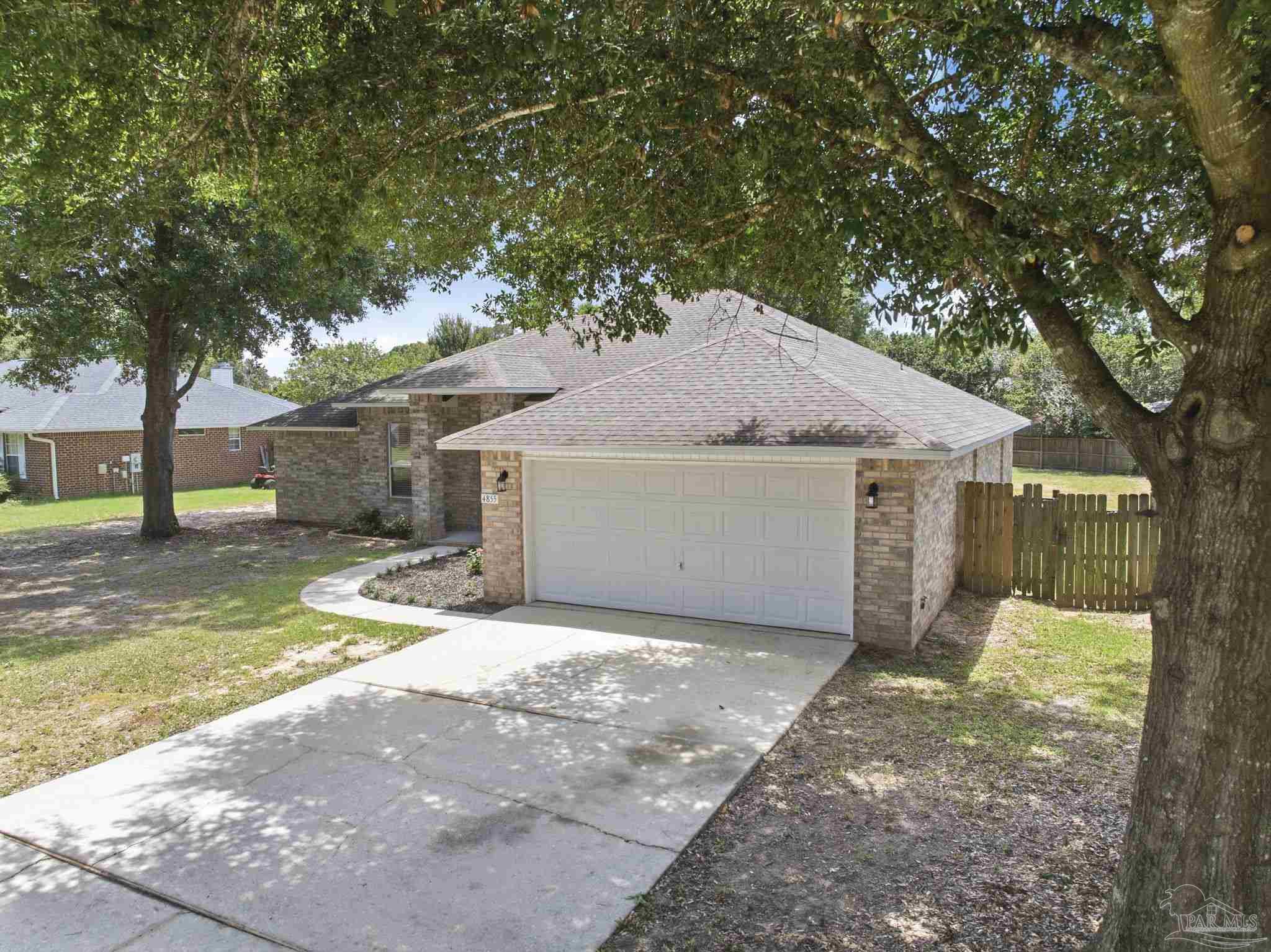 4855 Broadleaf Dr