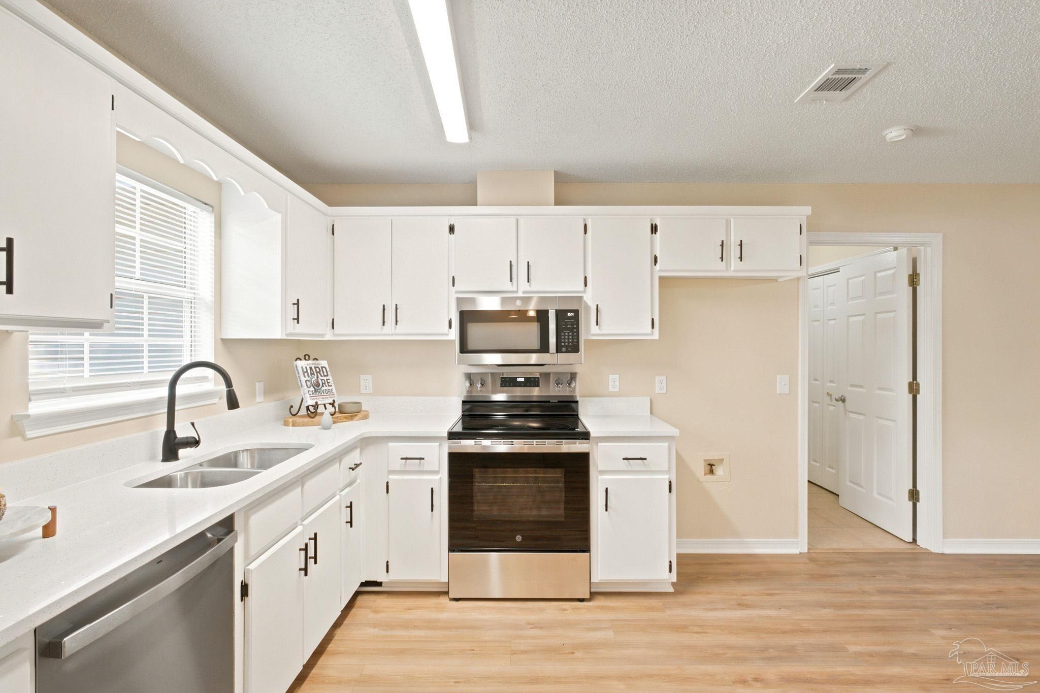 5708 Bronco Pl
