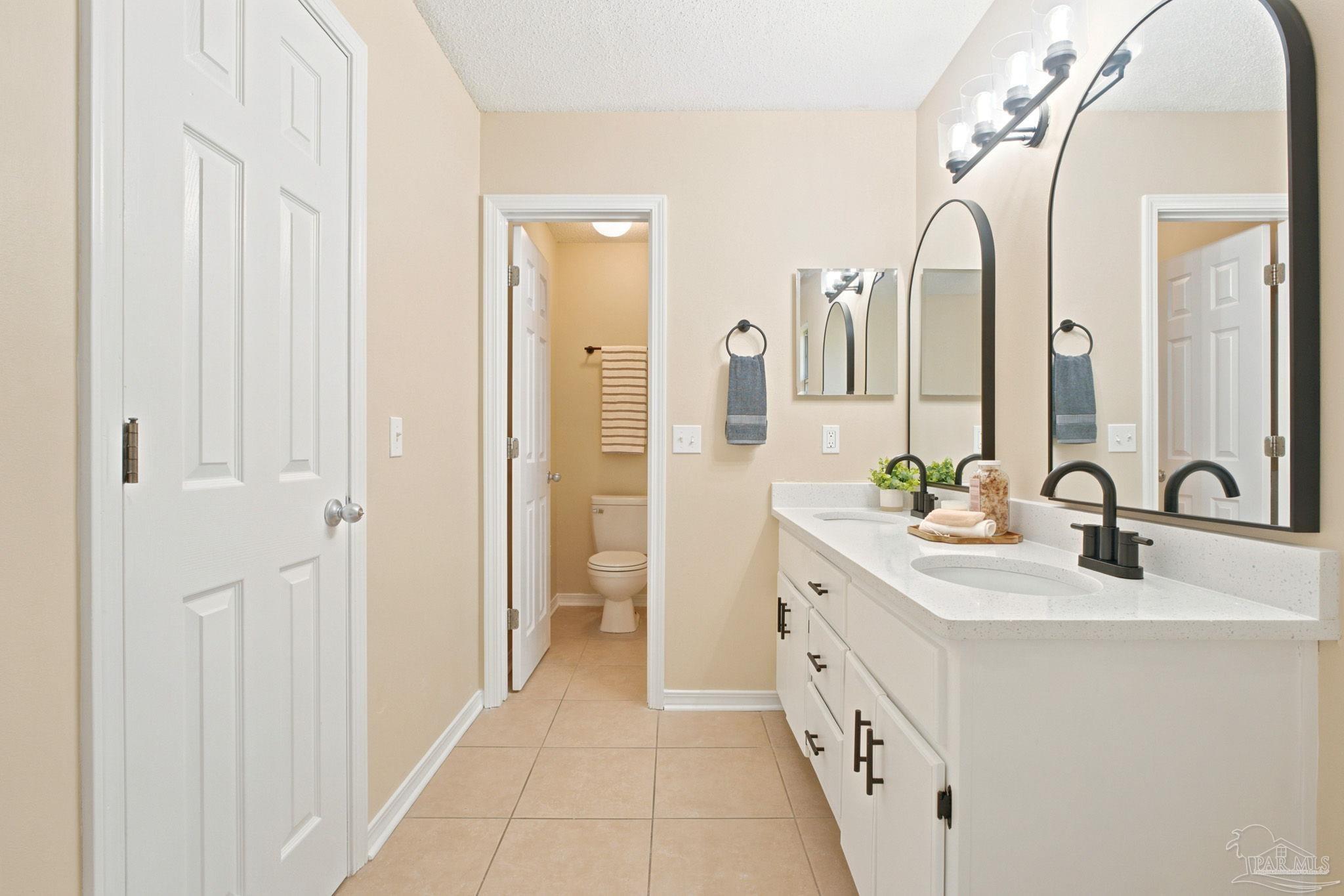 5708 Bronco Pl