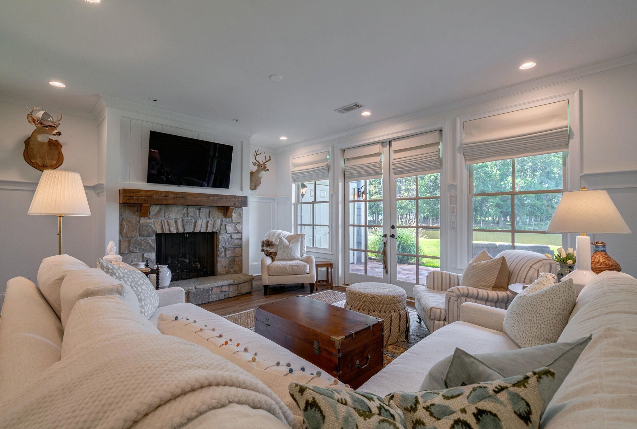 888 unit 302 GREENSBORO ROAD