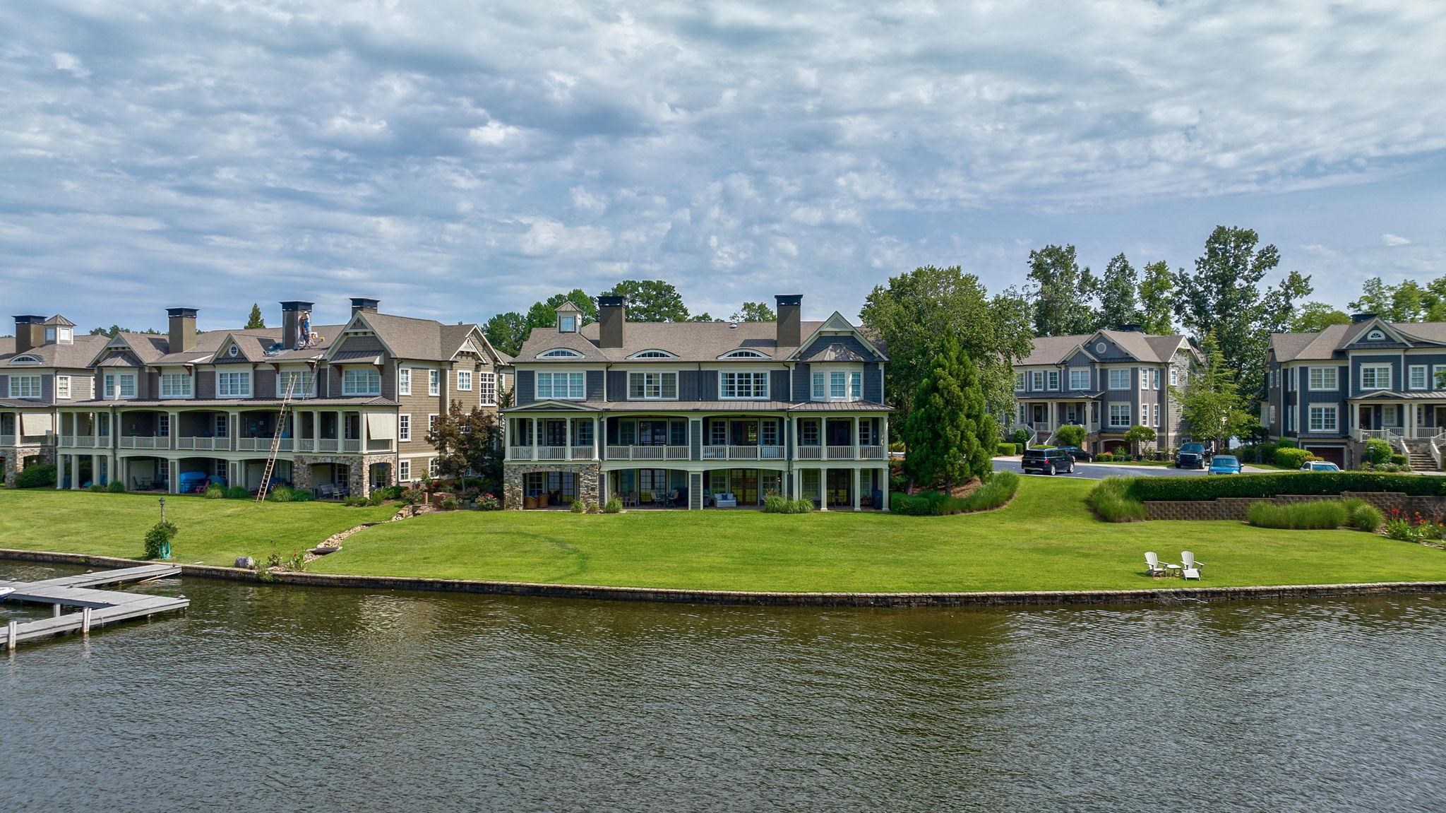 888 unit 302 GREENSBORO ROAD