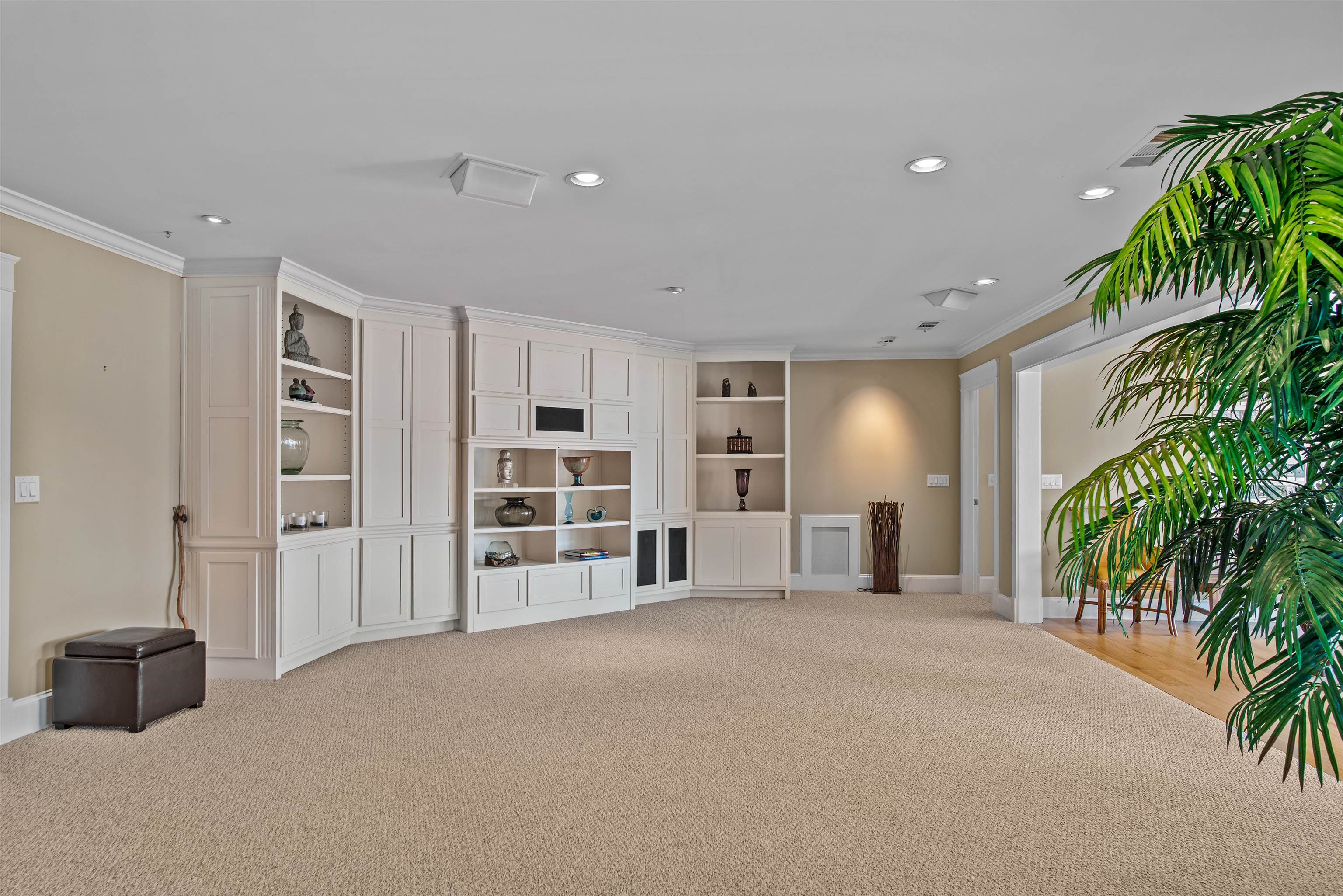 2031 FLEMINGS KNOLL
